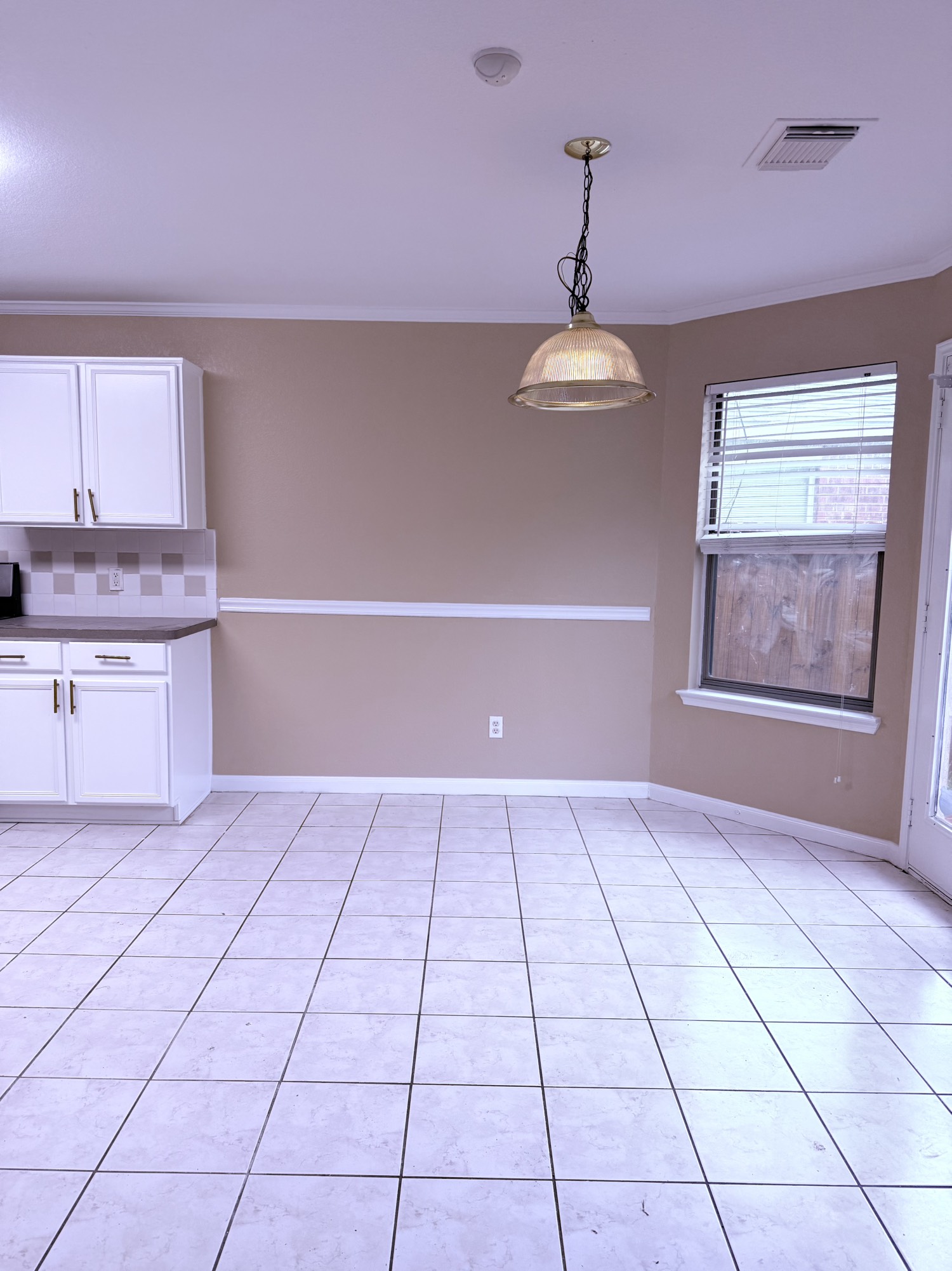 15227 Mission Oak Drive Property Photo 6