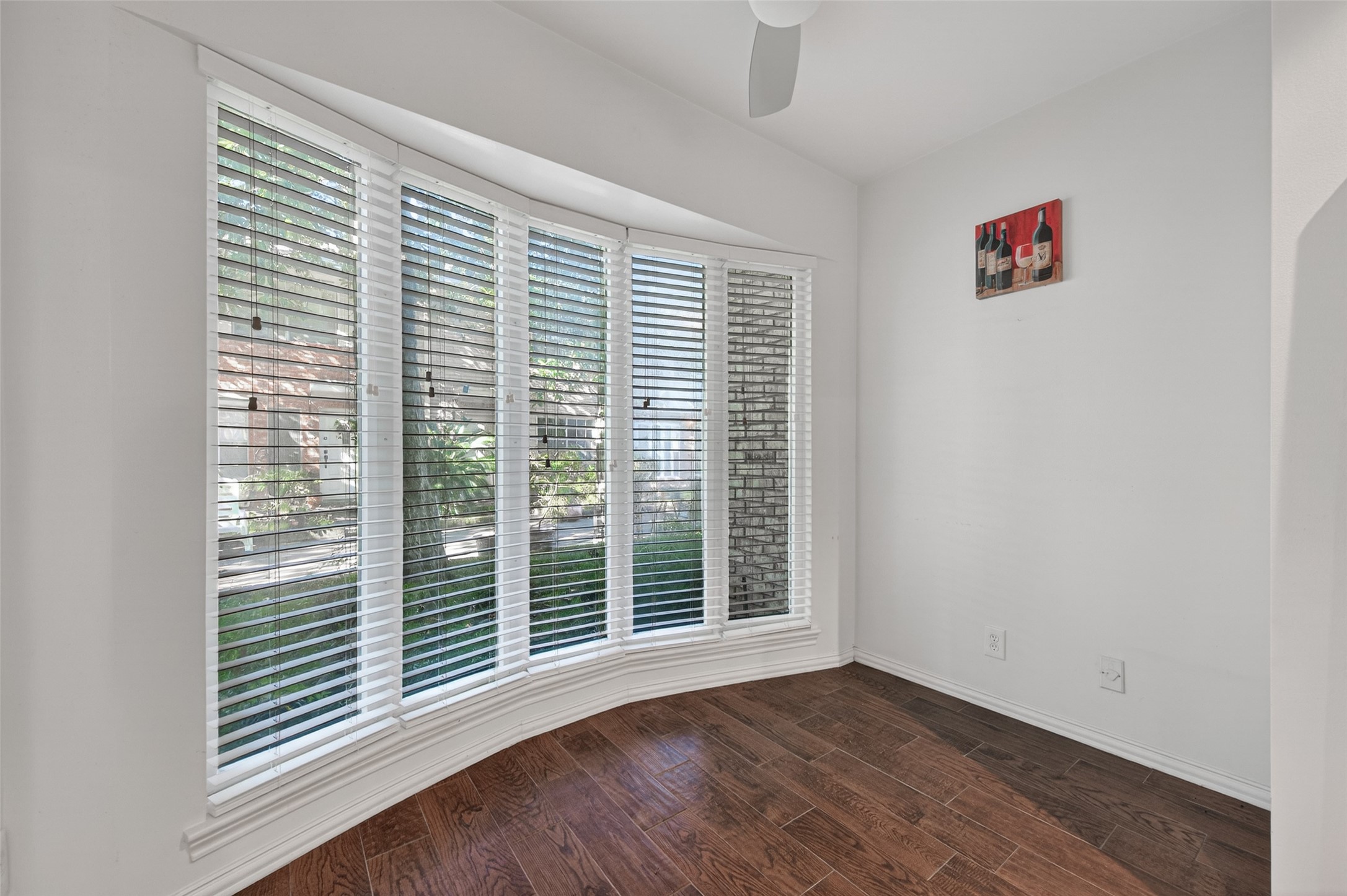 5530 Holly Street F Property Photo 3