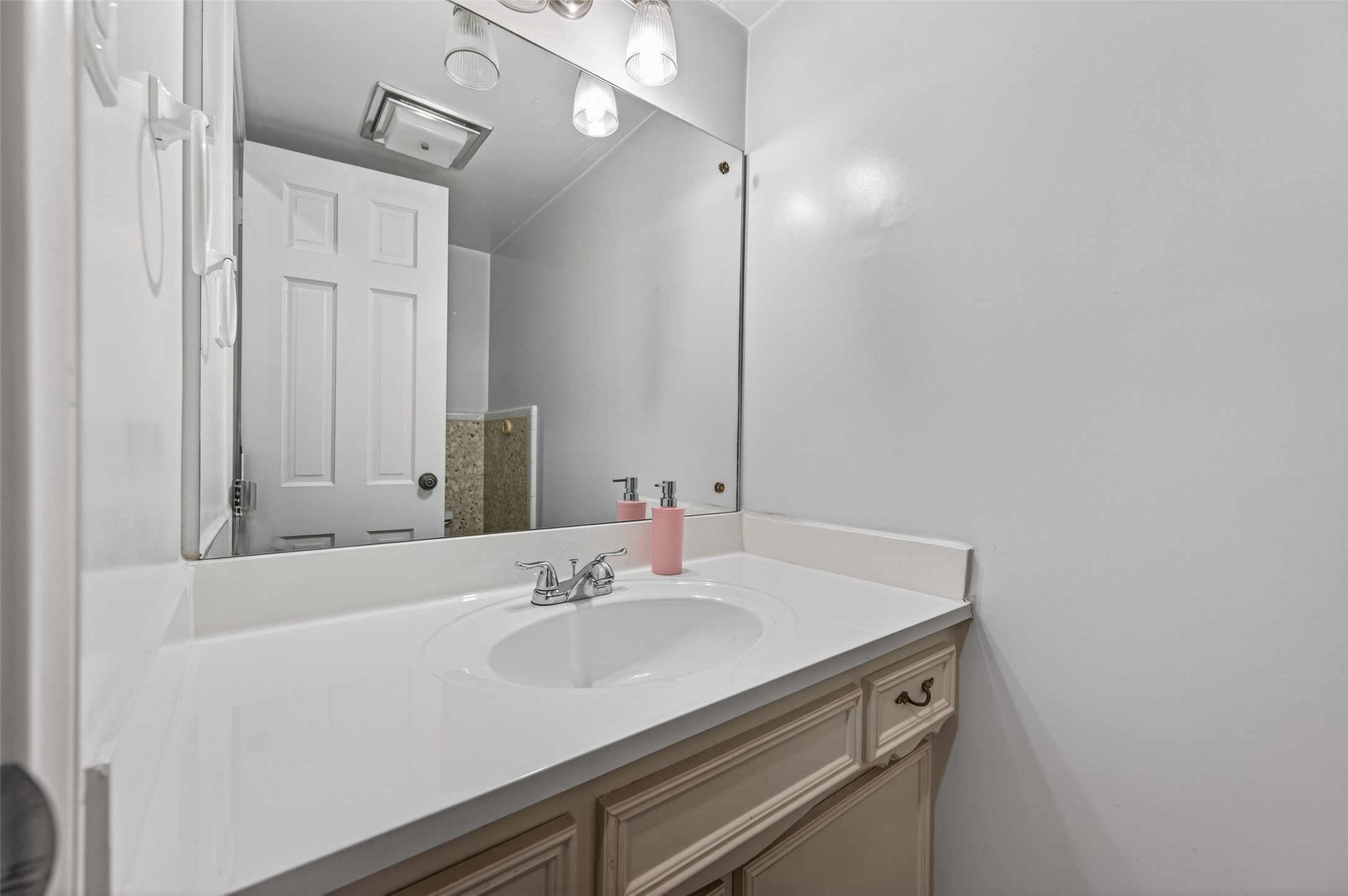 5530 Holly Street F Property Photo 10
