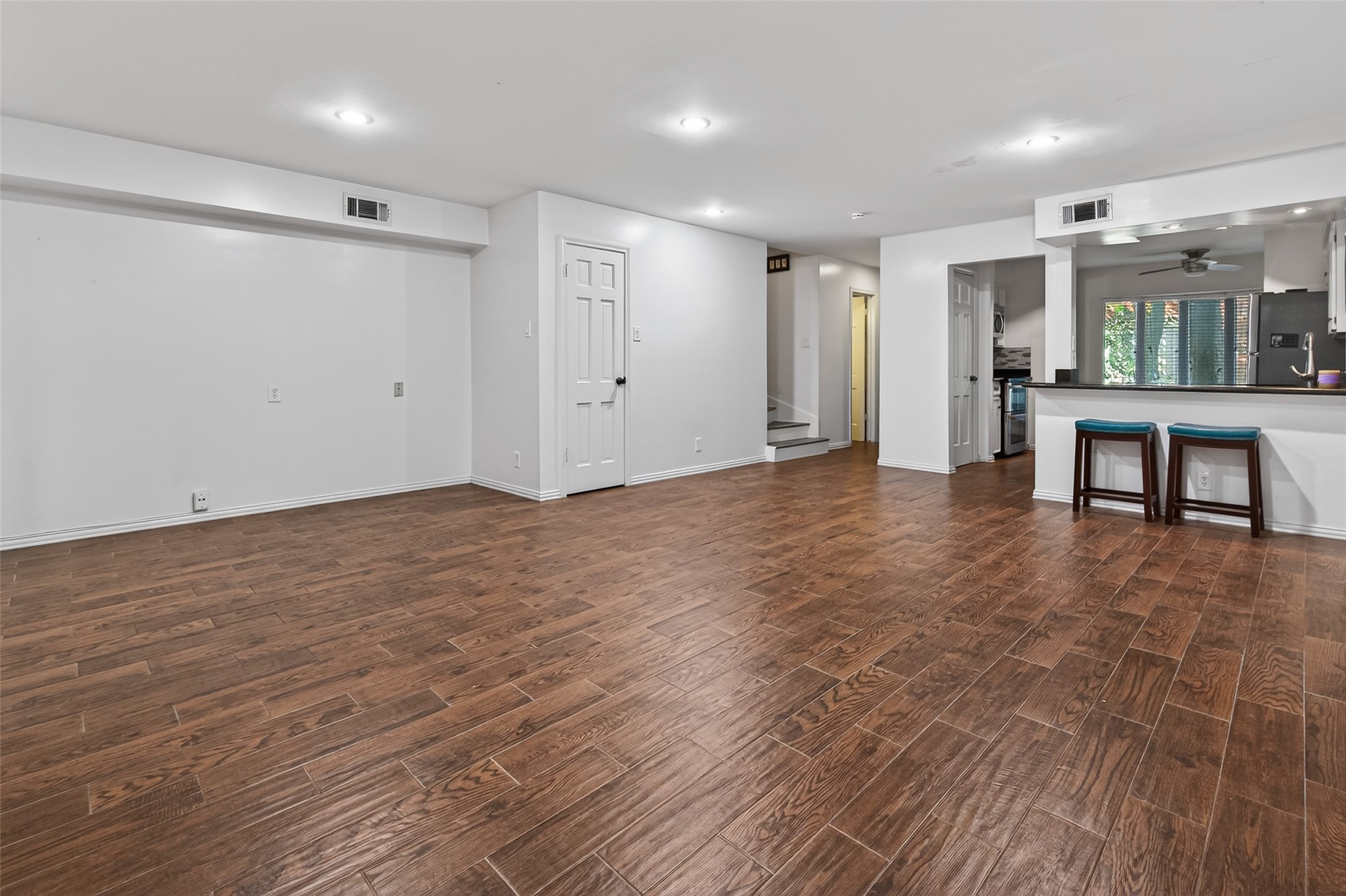 5530 Holly Street F Property Photo 14