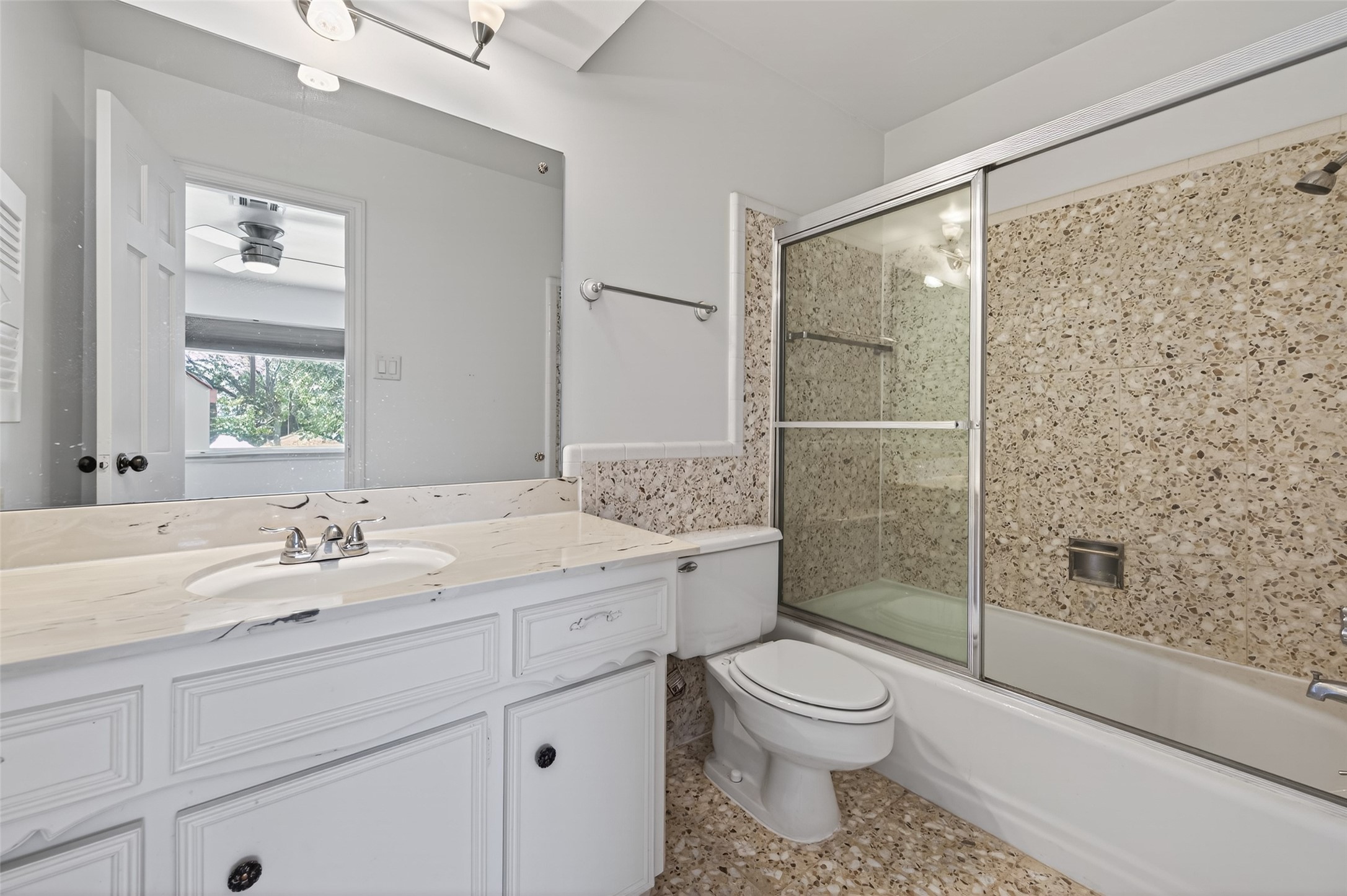 5530 Holly Street F Property Photo 22