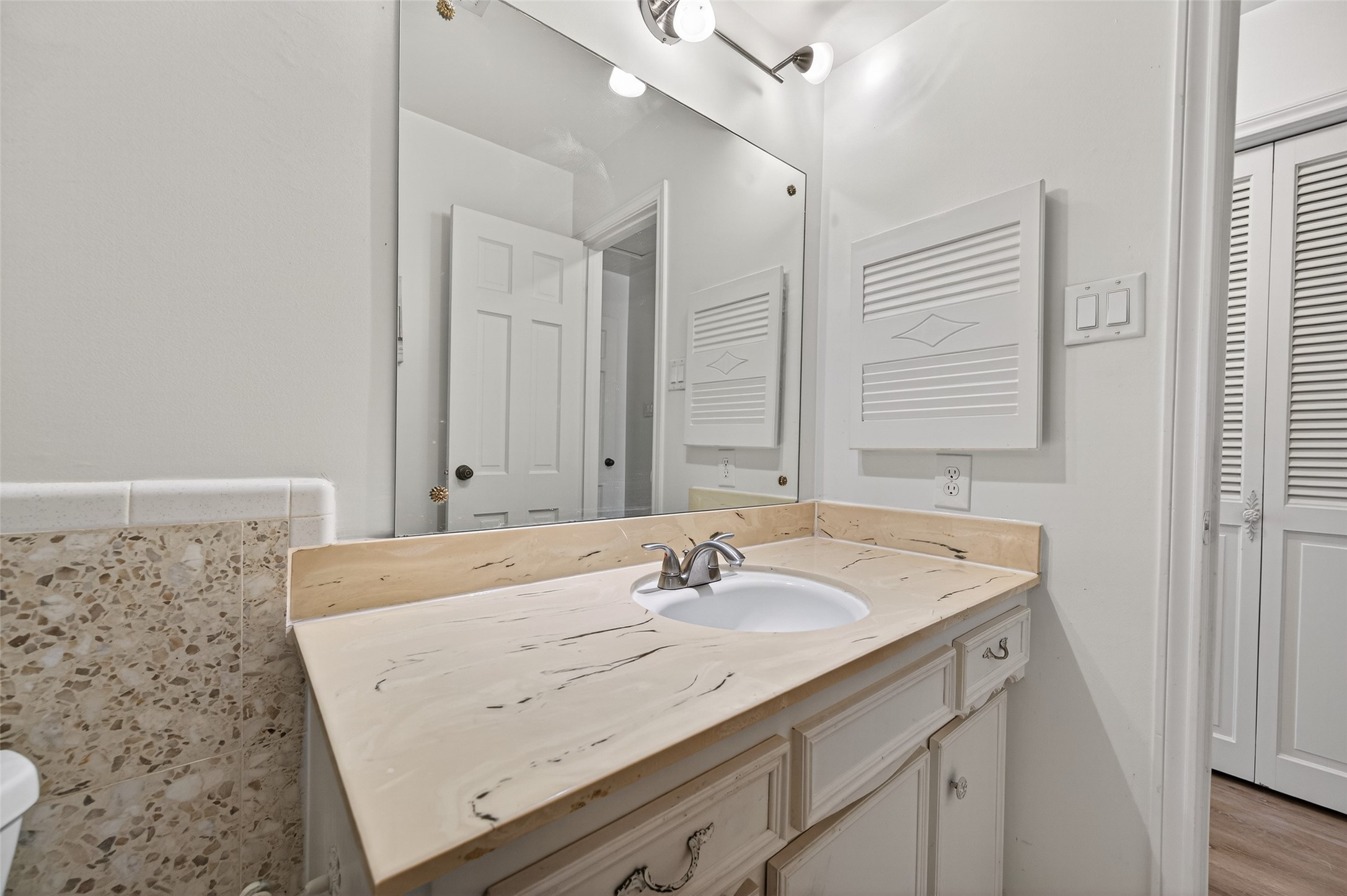 5530 Holly Street F Property Photo 26