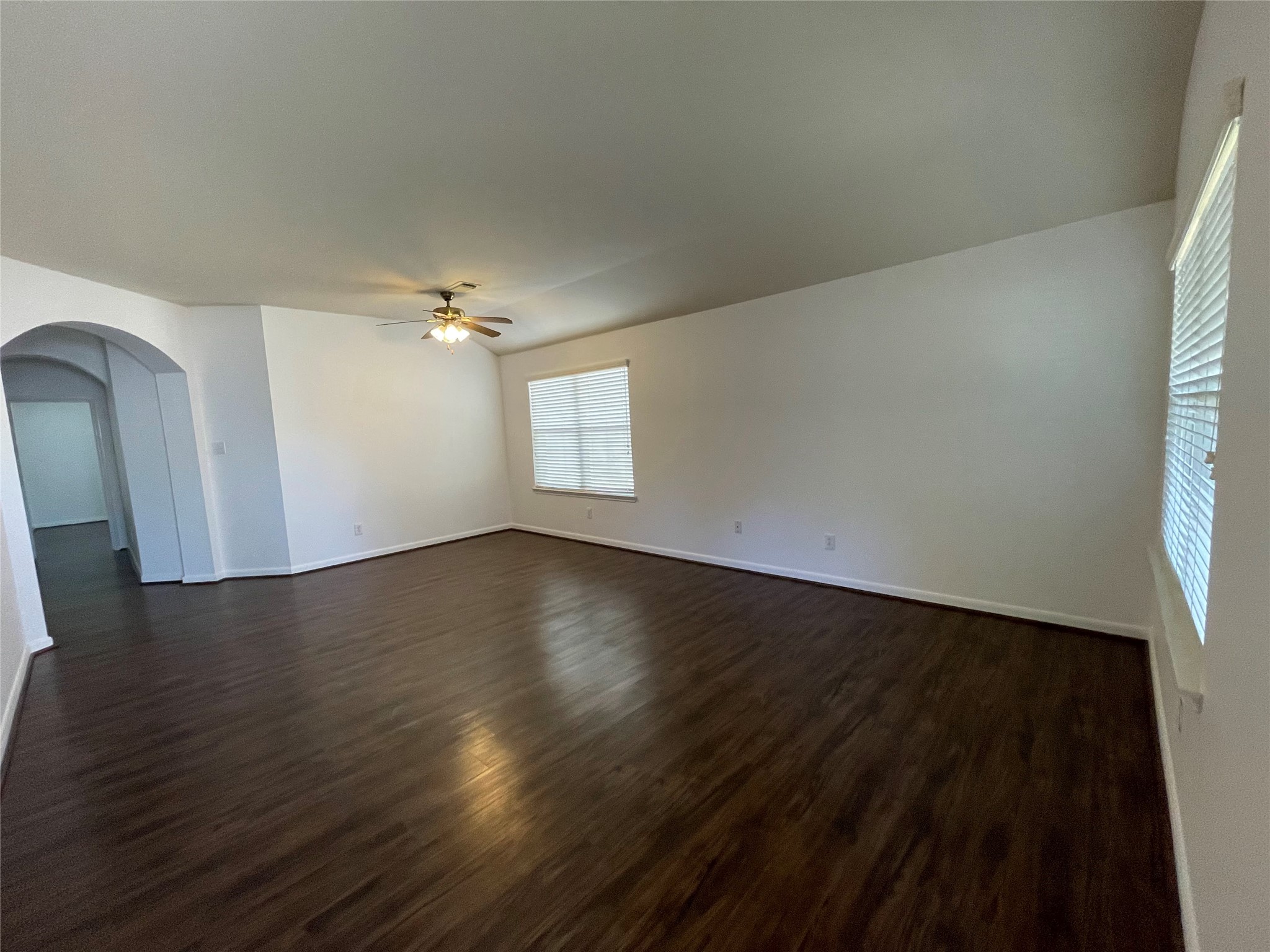 2210 Tremont Trail Lane Property Photo 2