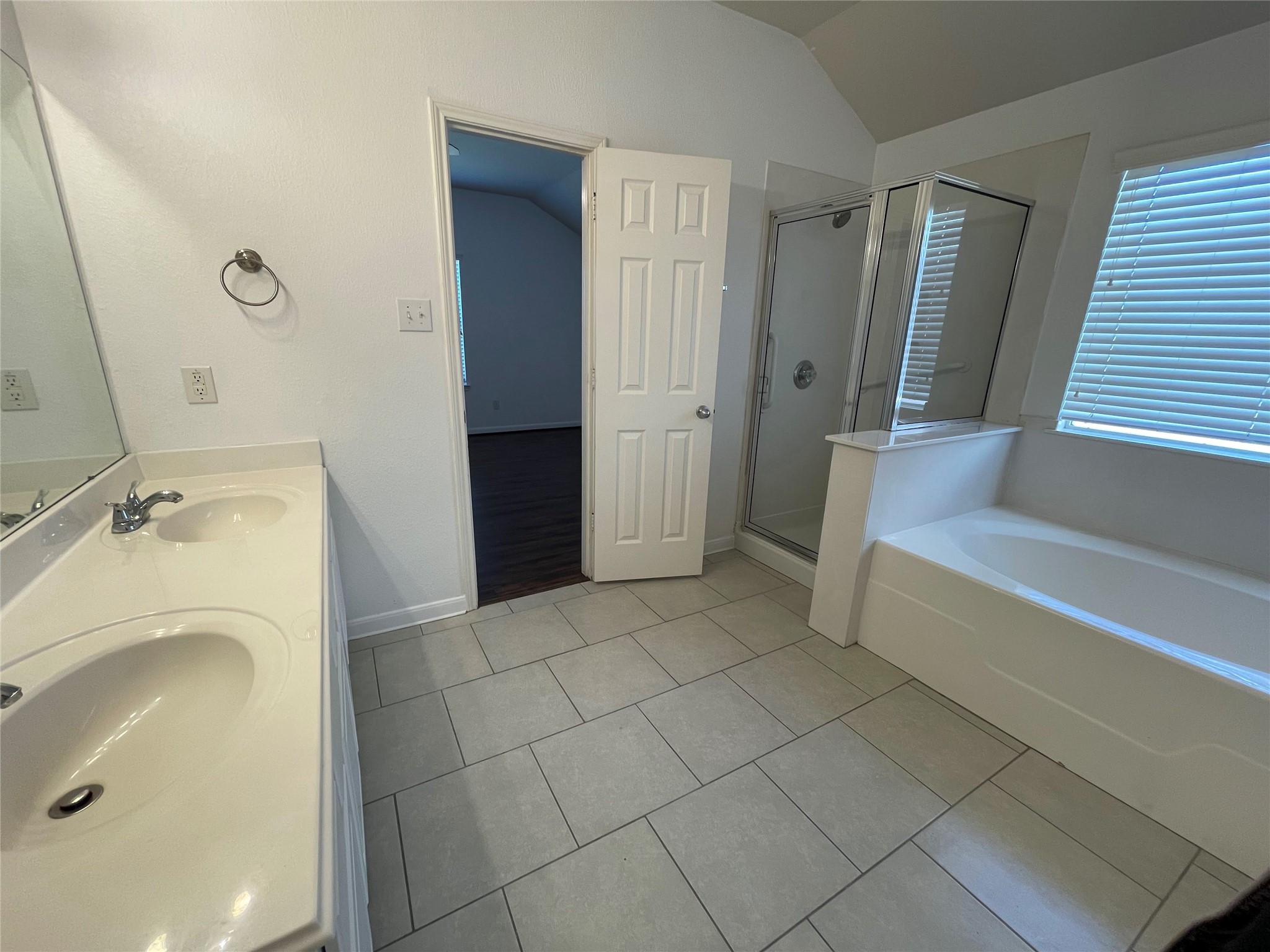 2210 Tremont Trail Lane Property Photo 8