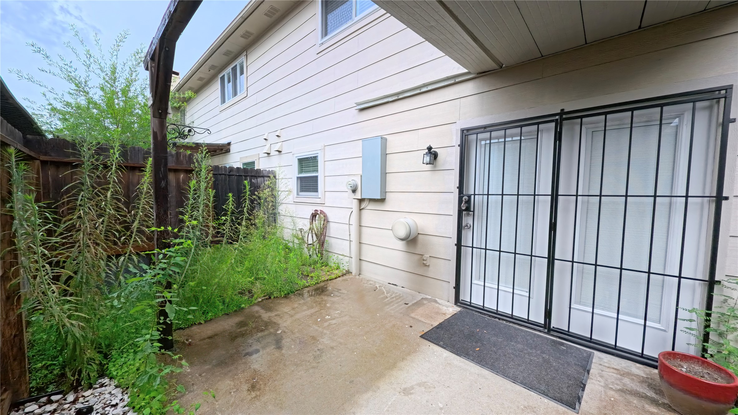 14647 Perthshire Road Property Photo 1