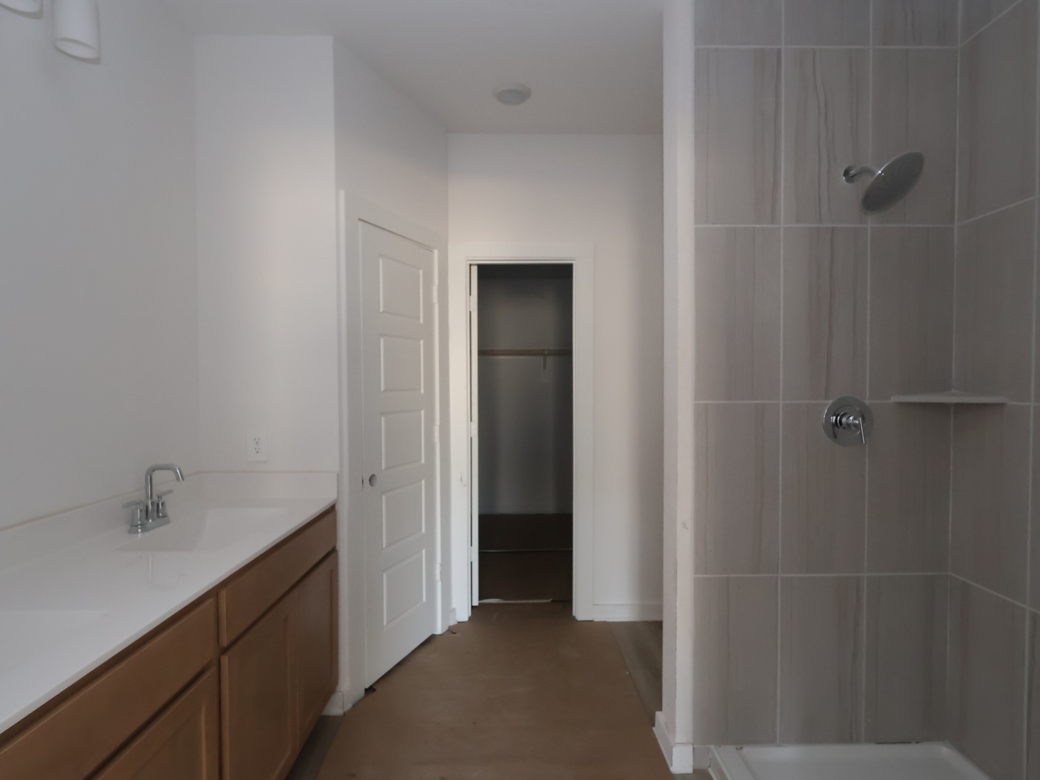 673 Falling Cave Drive Property Photo 5