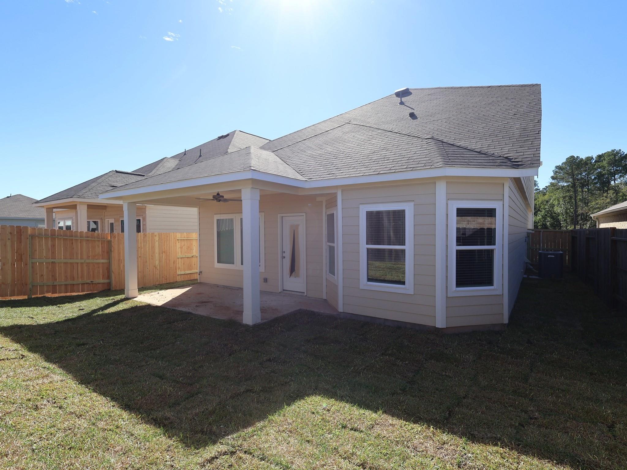 673 Falling Cave Drive, Willis Tx 77378 Property Photo 13