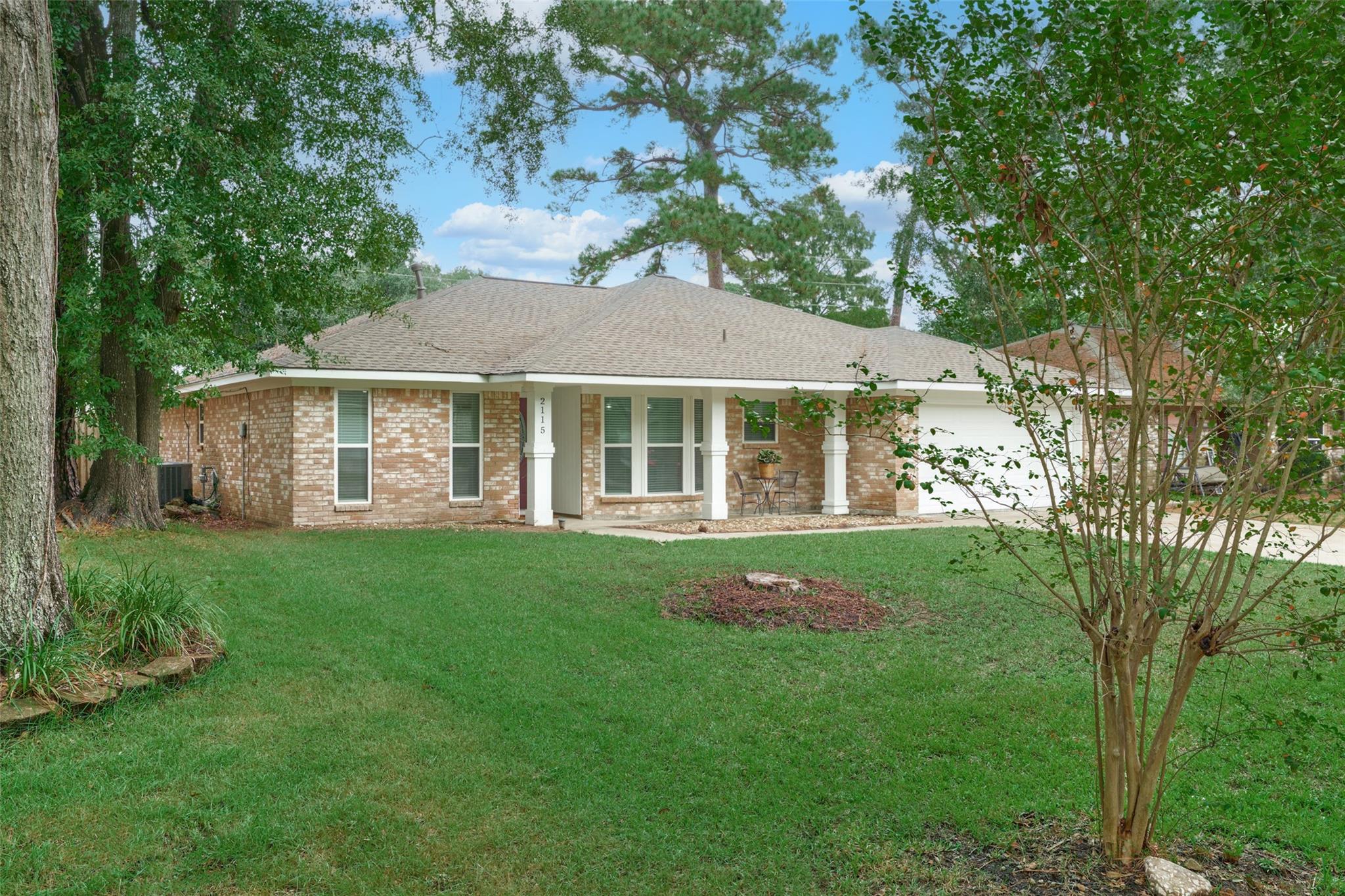 2115 Wickburn Drive Property Photo 3