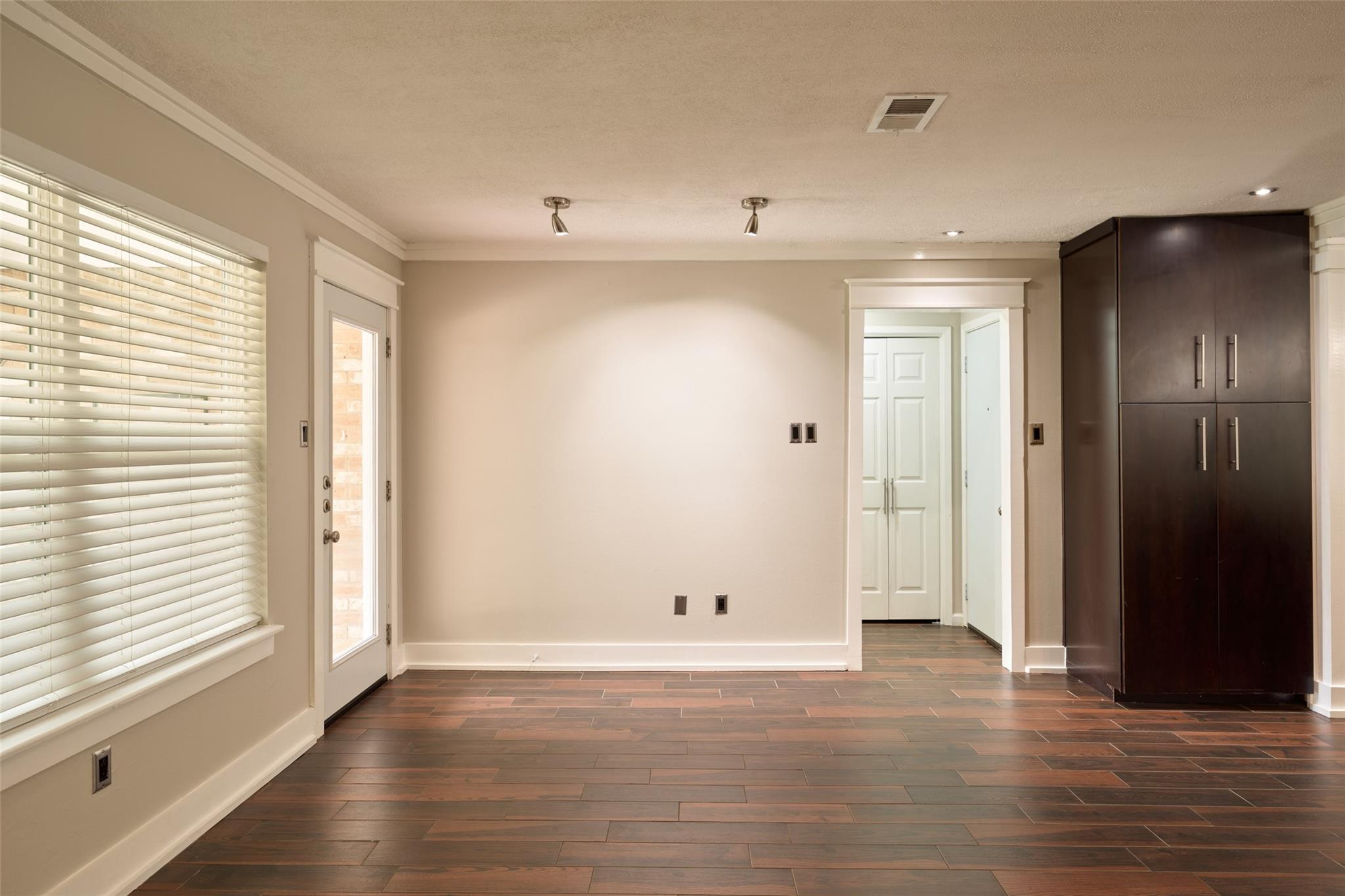 2115 Wickburn Drive Property Photo 19