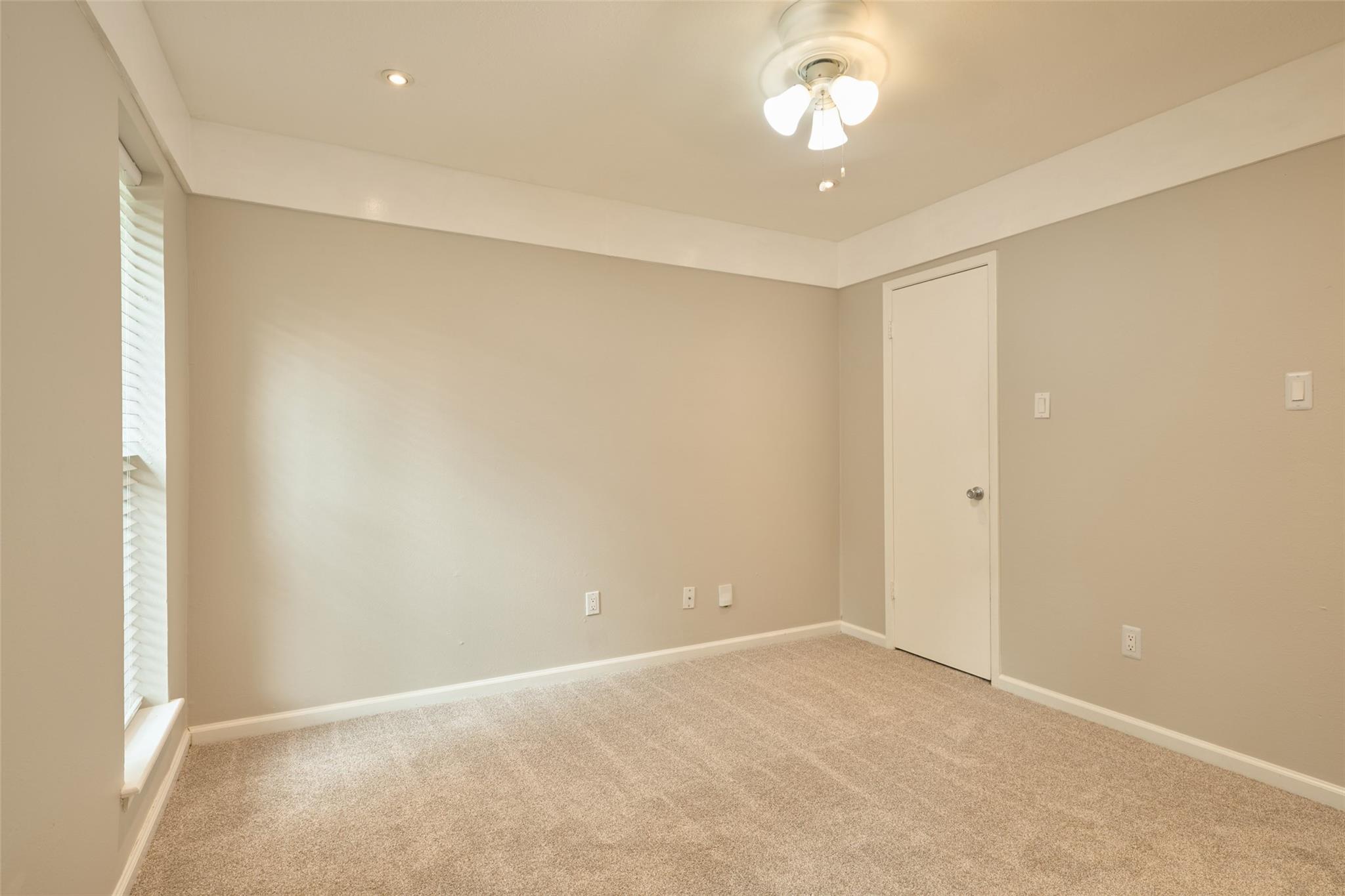 2115 Wickburn Drive Property Photo 23