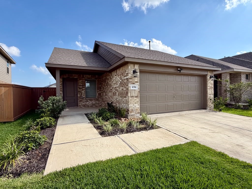 3056 Ash Ray Drive Property Photo 1