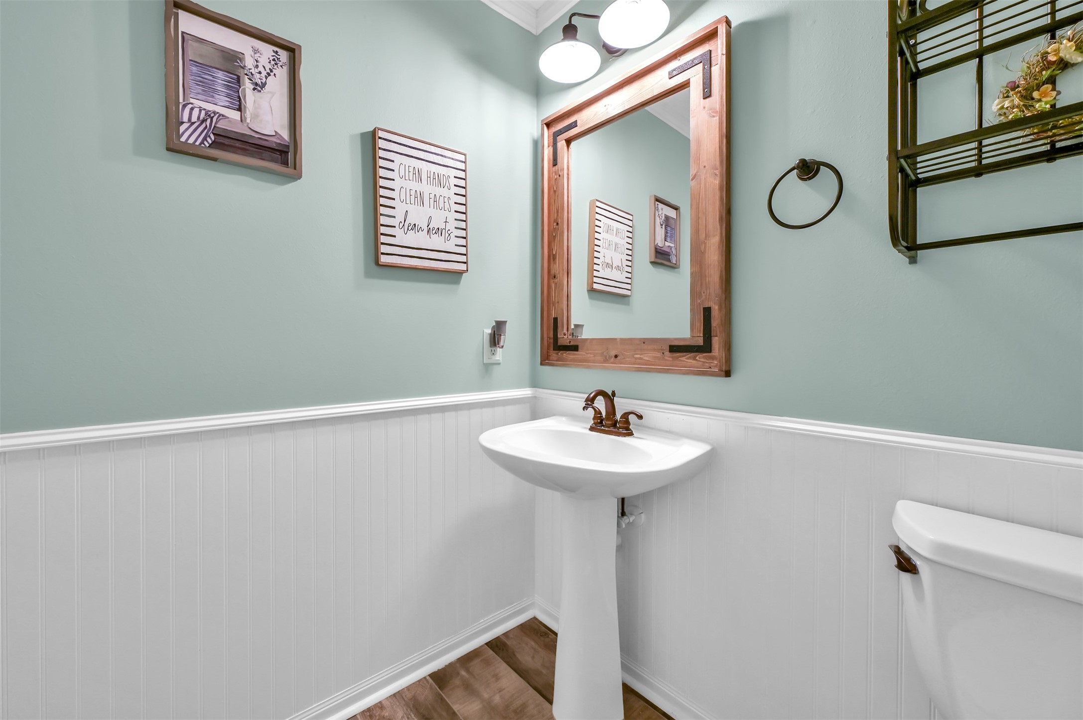 1918 Scenic Park Drive Property Photo 8