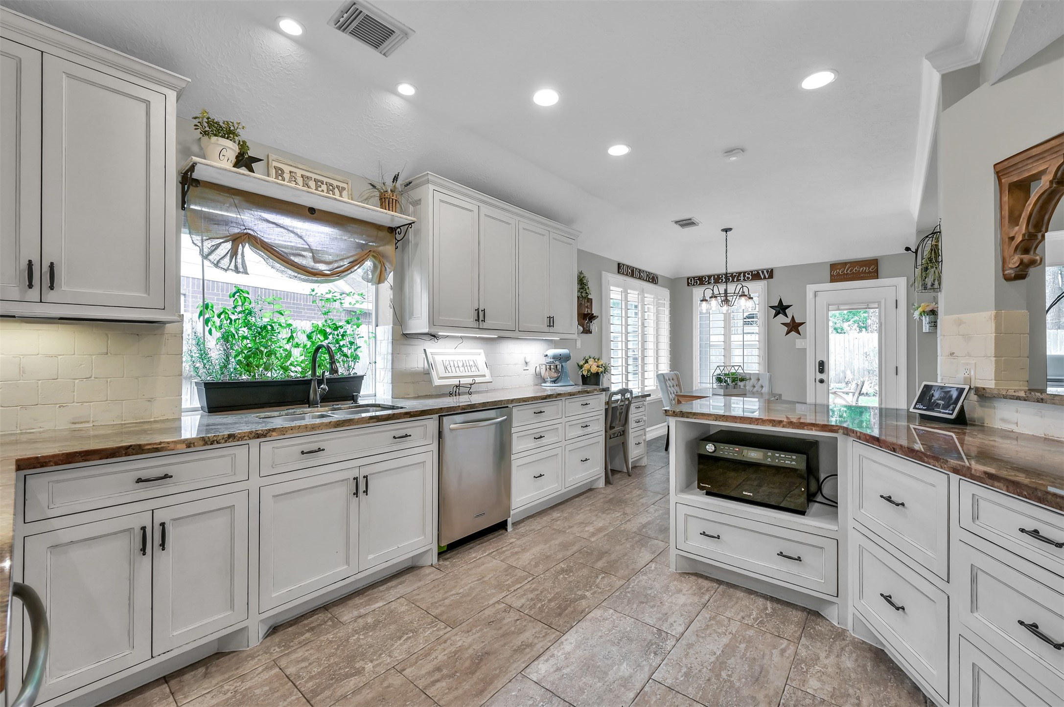 1918 Scenic Park Drive Property Photo 16