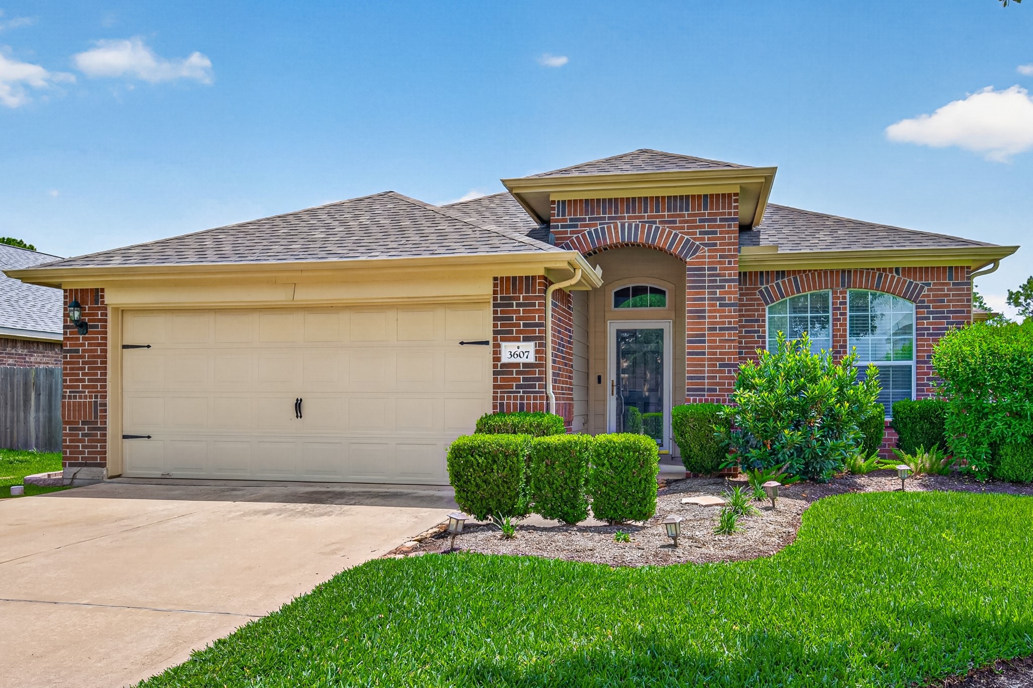 3607 Pillar Cove Lane Property Photo 1