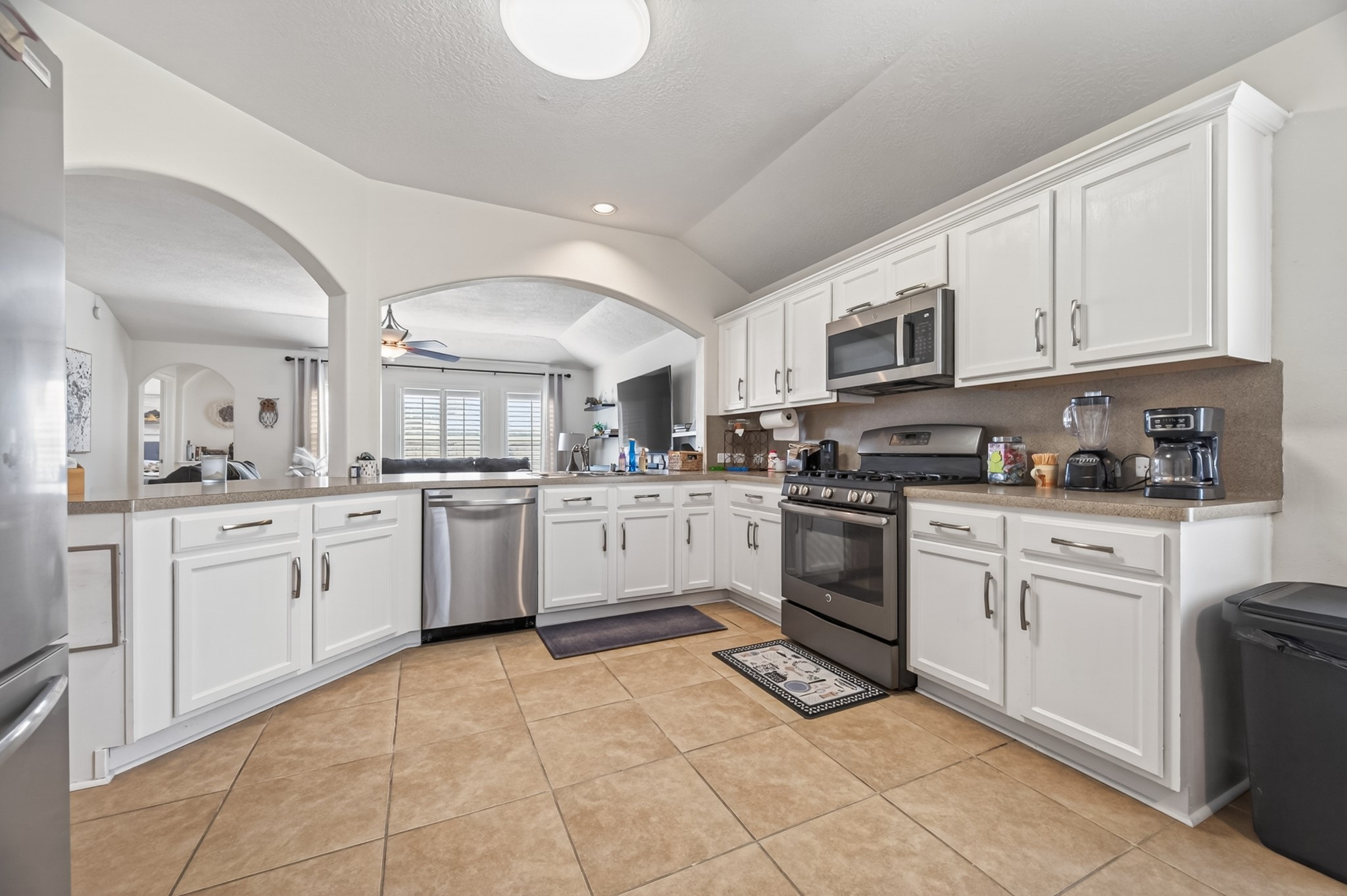 3607 Pillar Cove Lane Property Photo 4