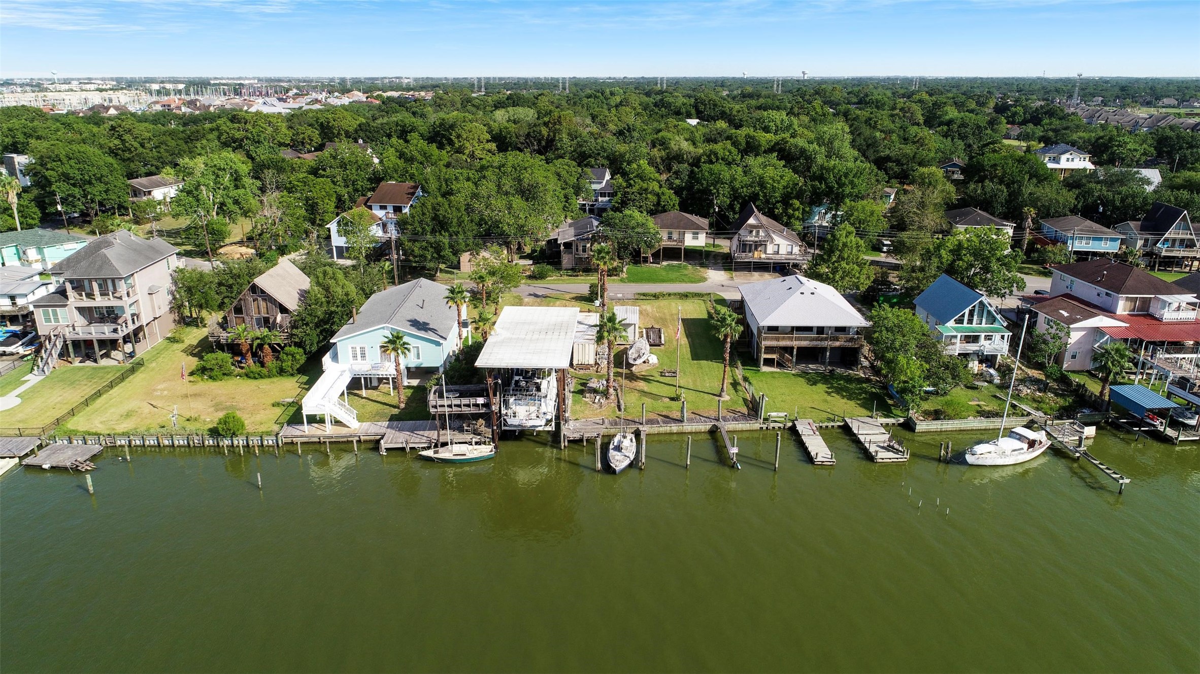 2130 Cove Park Drive Property Photo 4
