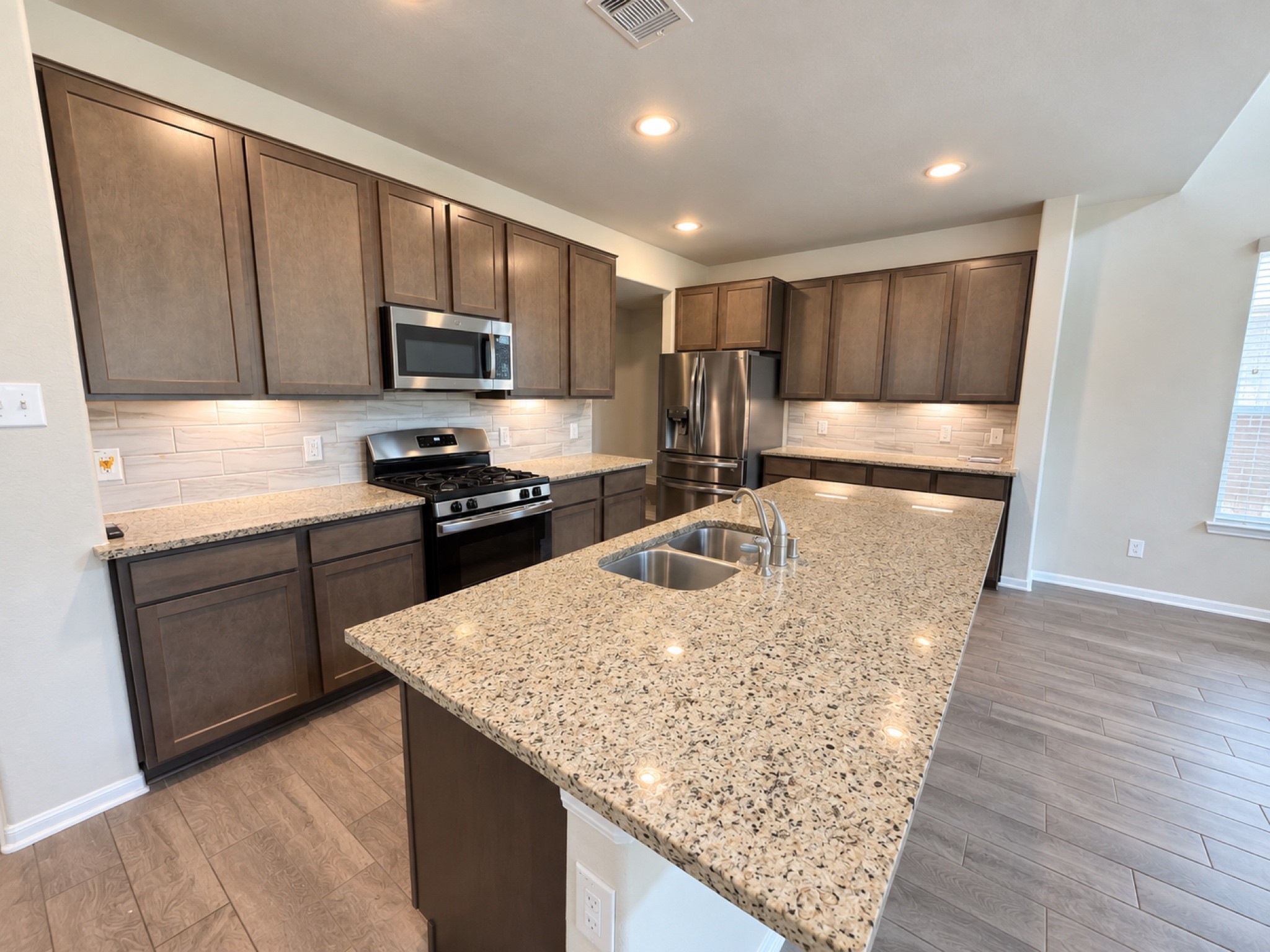 6406 Leaning Cypress Trail Property Photo 4