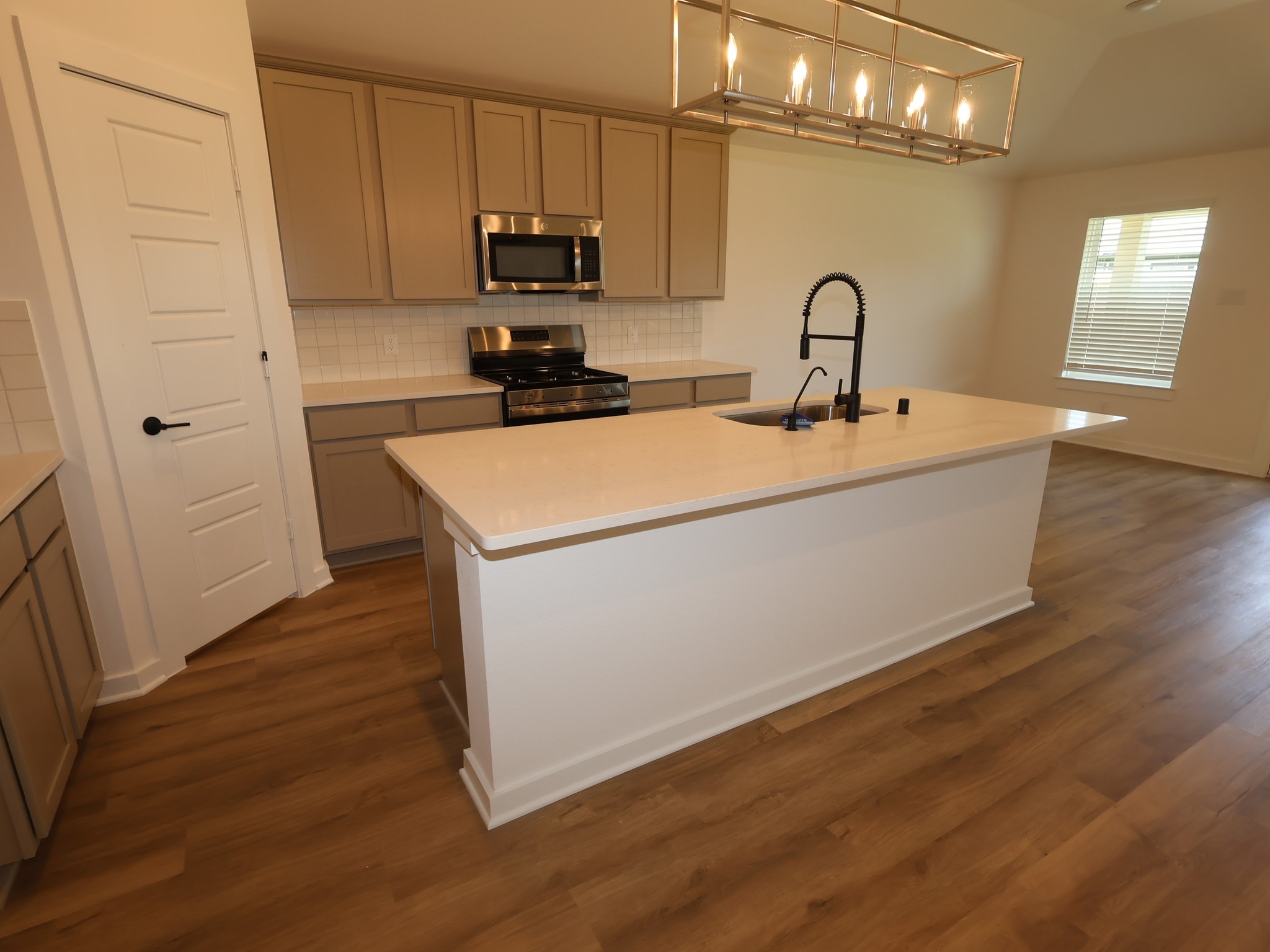 5811 Blazing Light Lane Property Photo 3