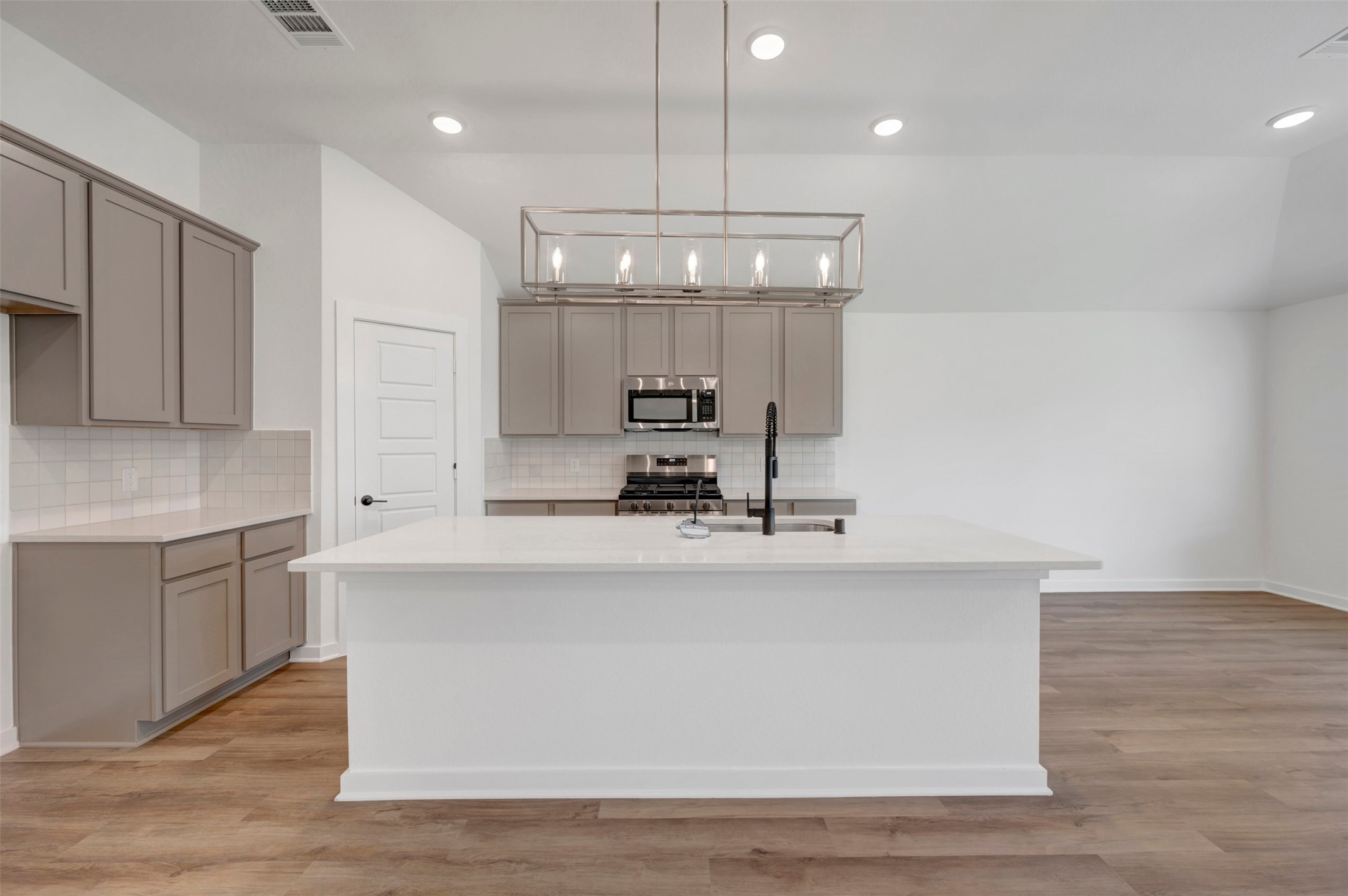 5811 Blazing Light Lane Property Photo 3