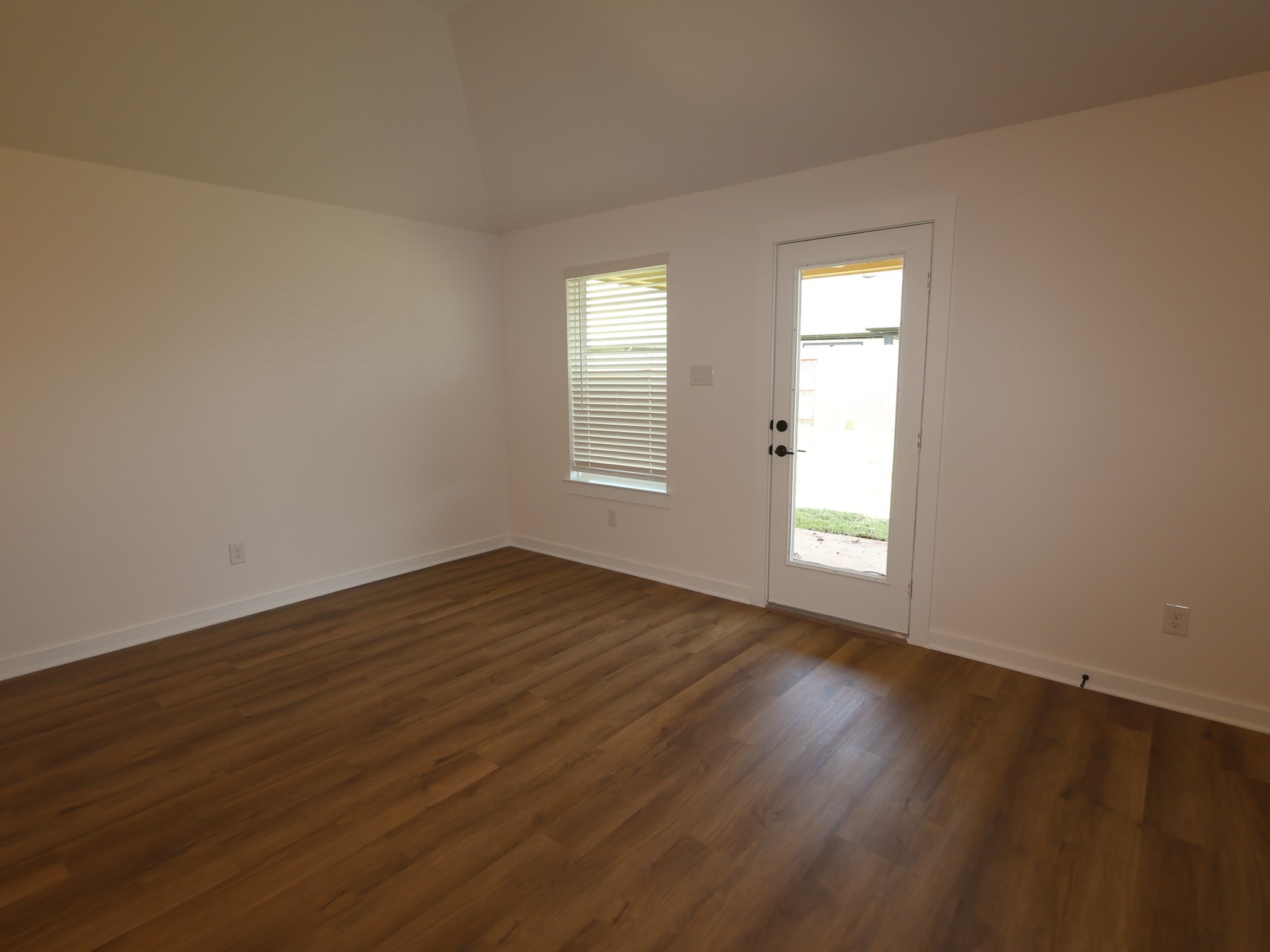 5811 Blazing Light Lane Property Photo 4