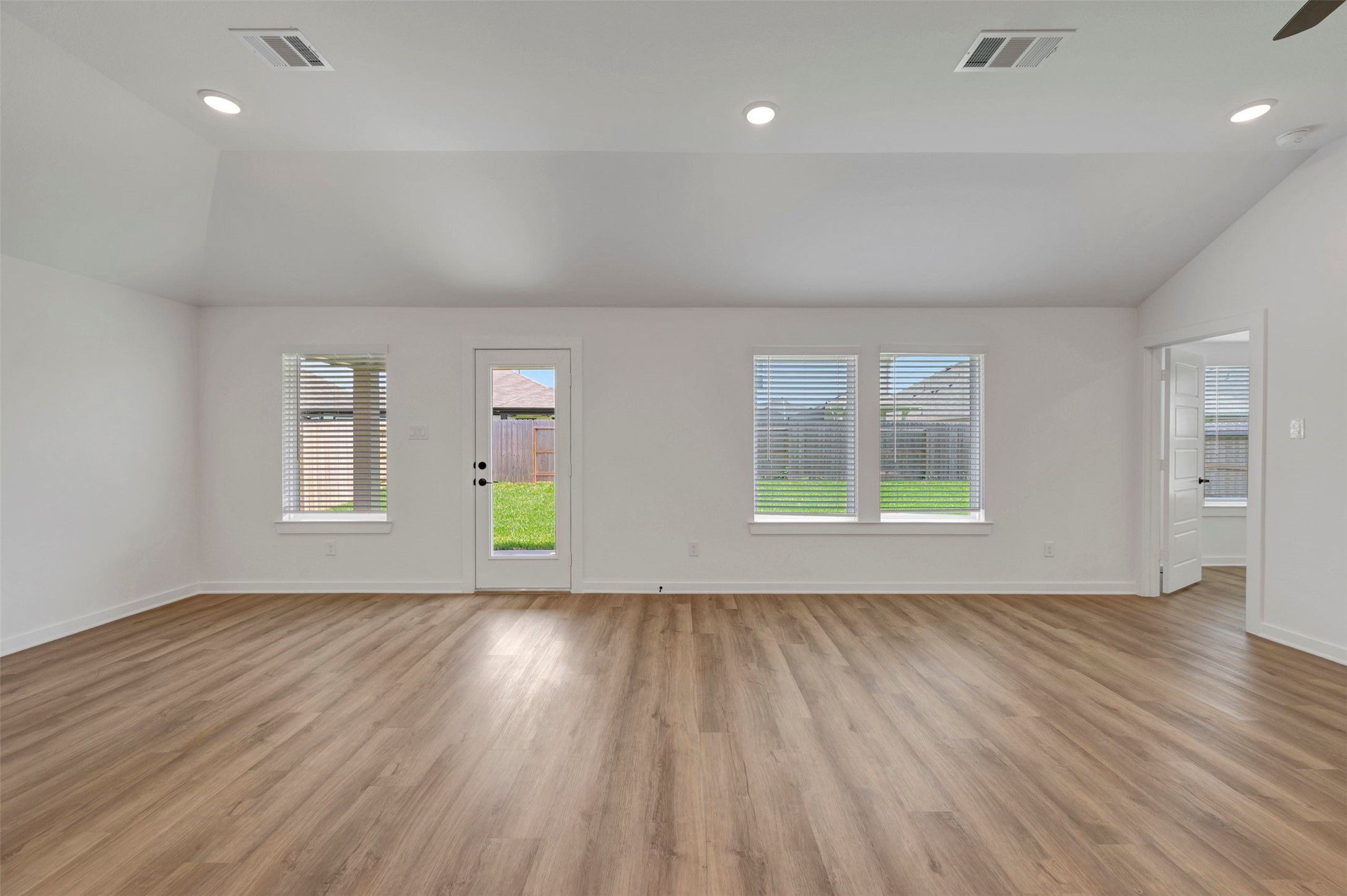 5811 Blazing Light Lane Property Photo 6