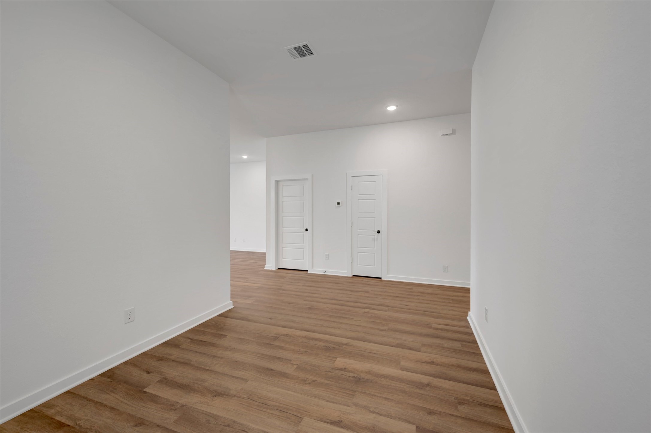 5811 Blazing Light Lane Property Photo 8