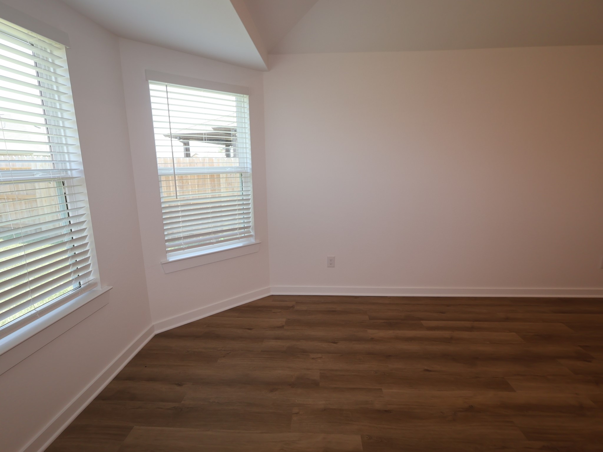 5811 Blazing Light Lane Property Photo 10