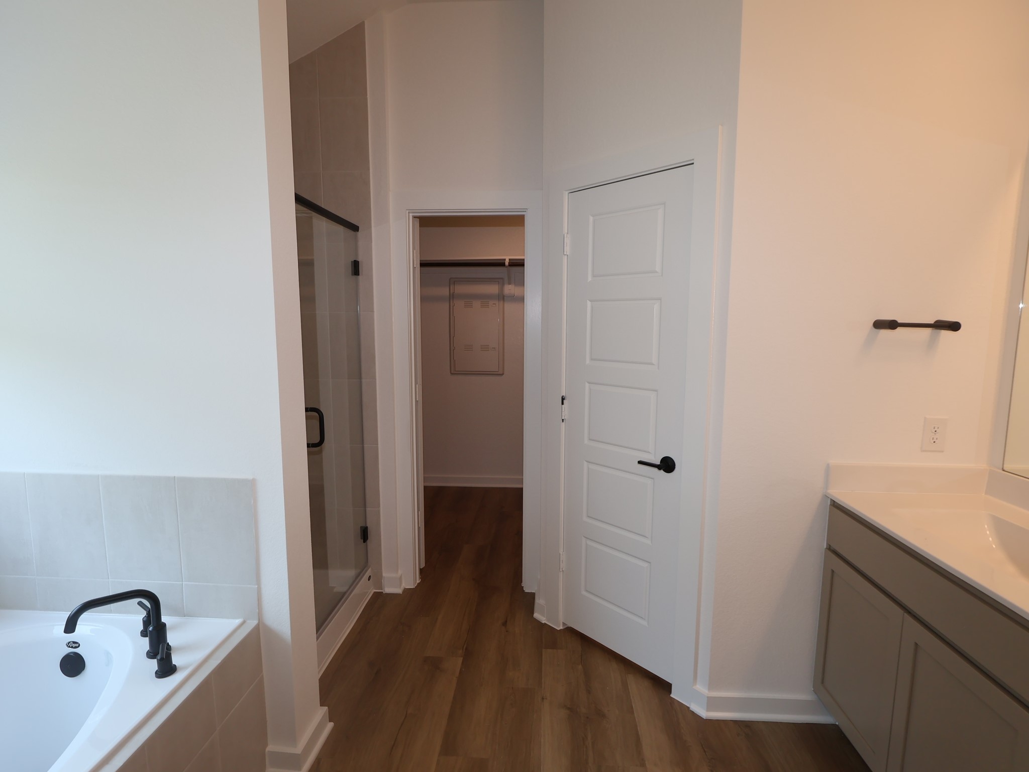 5811 Blazing Light Lane Property Photo 11