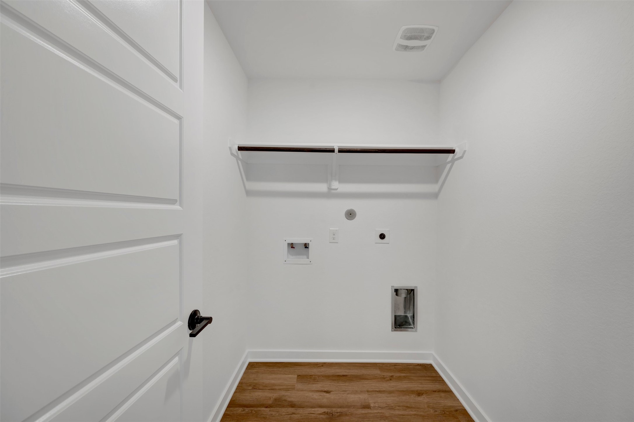 5811 Blazing Light Lane Property Photo 11