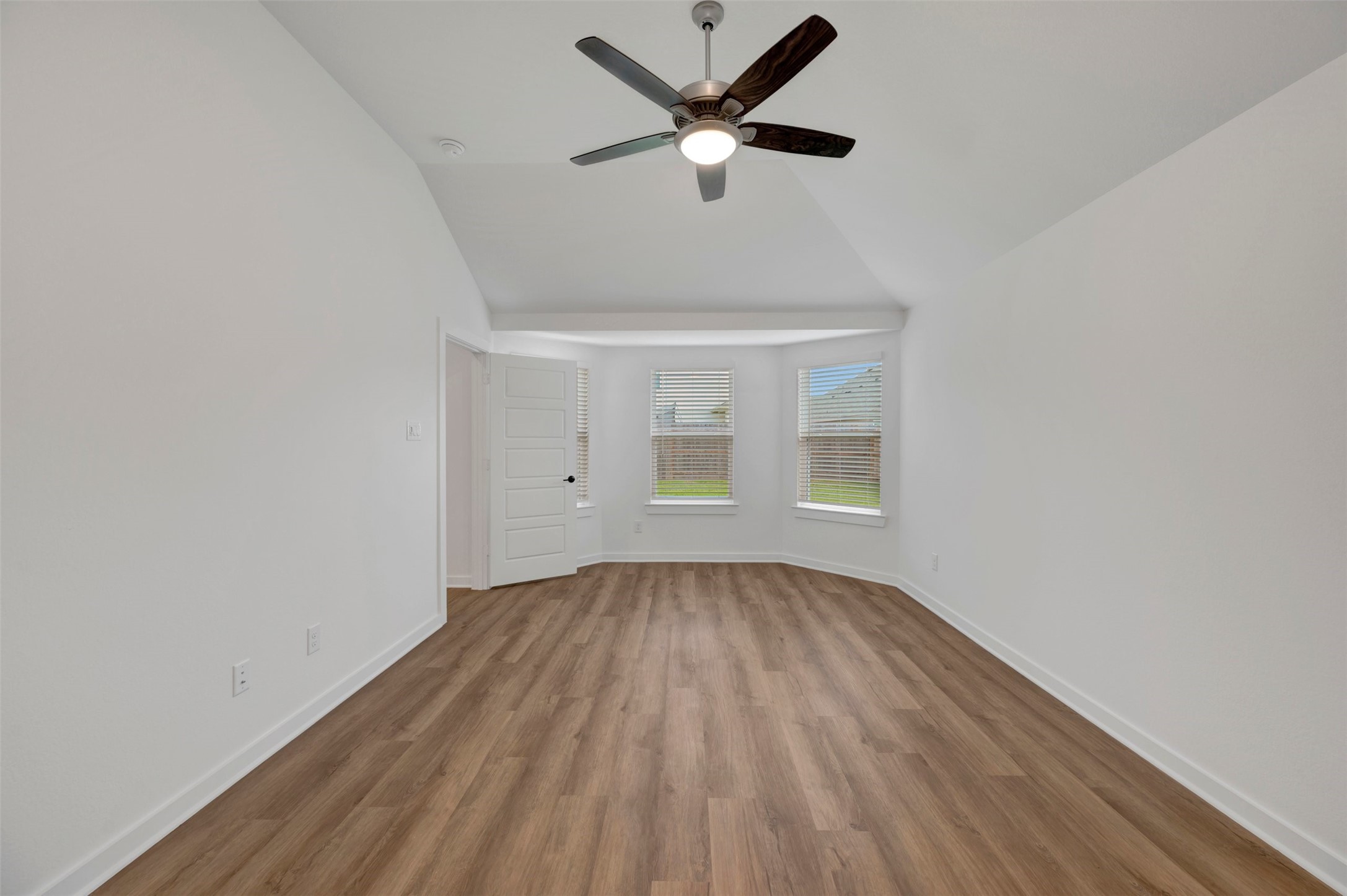 5811 Blazing Light Lane Property Photo 12