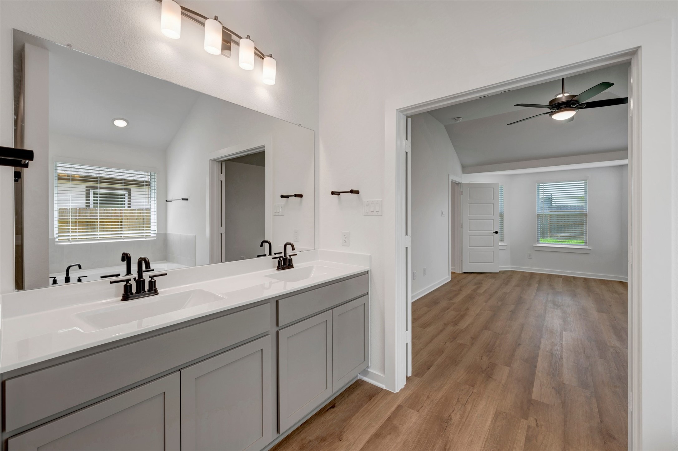 5811 Blazing Light Lane Property Photo 14