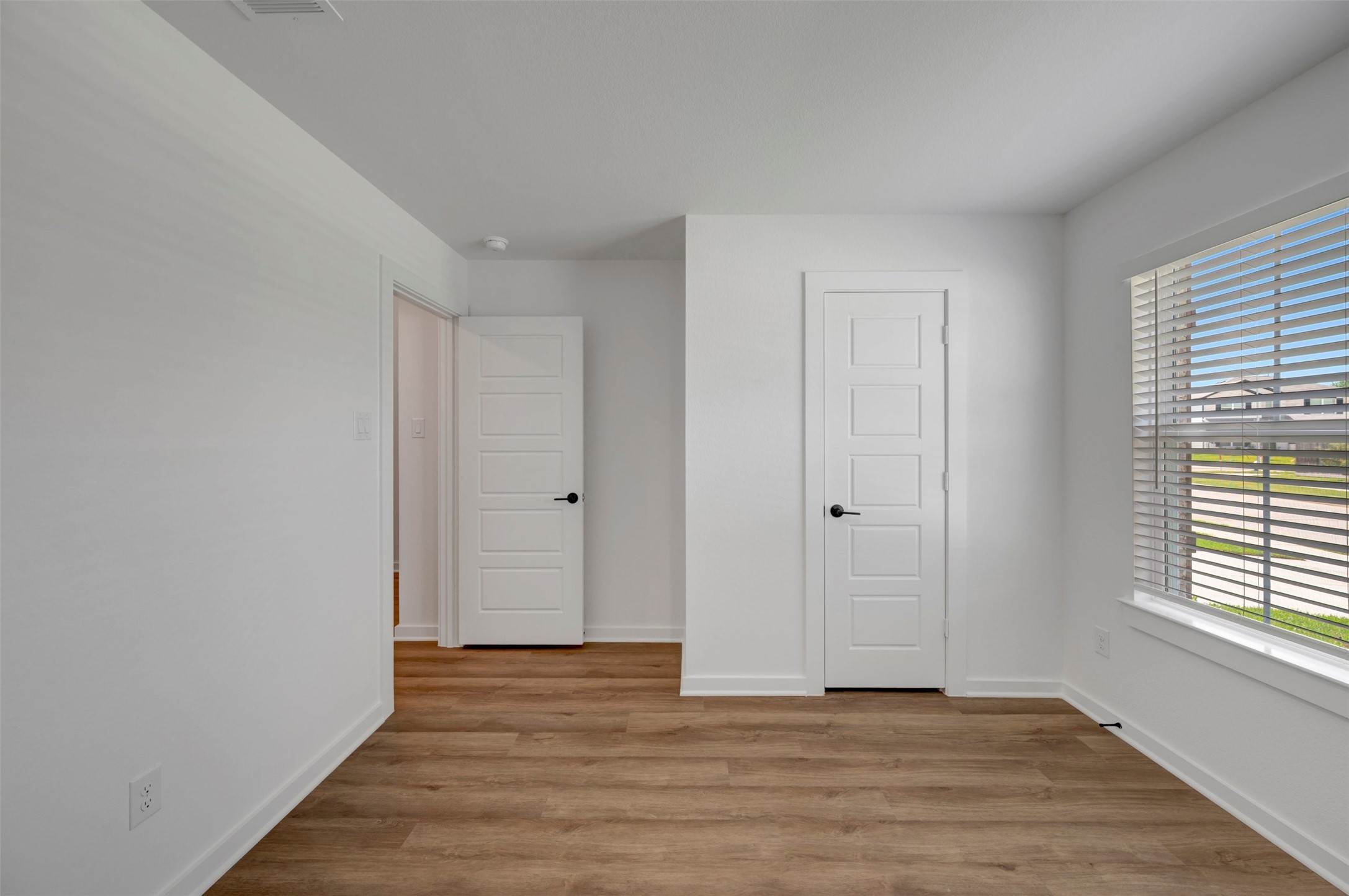 5811 Blazing Light Lane Property Photo 20