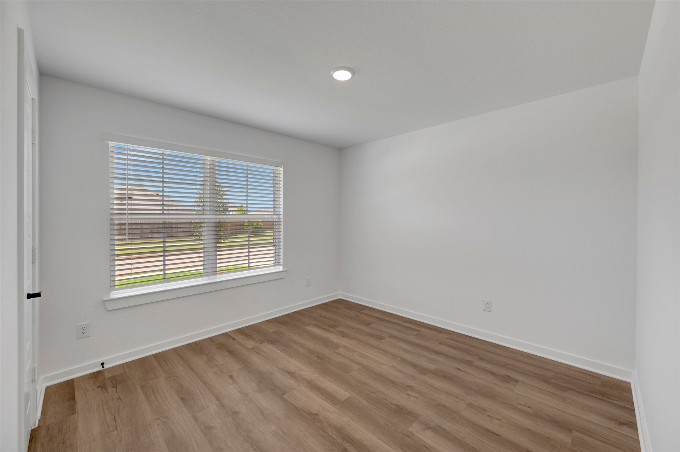5811 Blazing Light Lane Property Photo 21