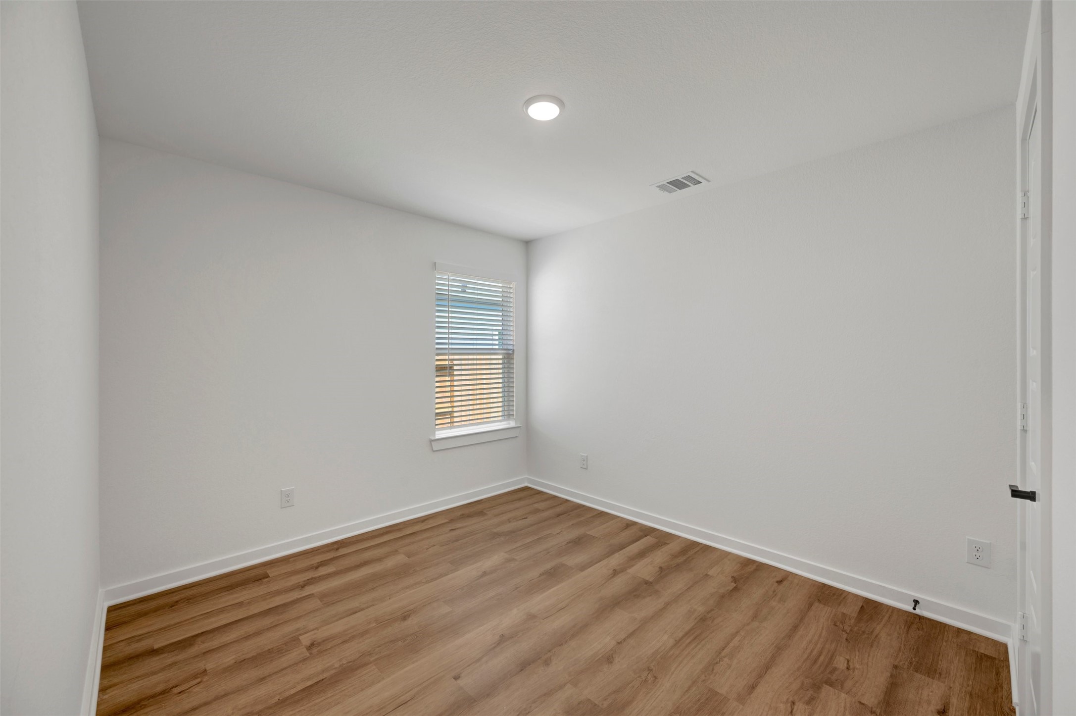 5811 Blazing Light Lane Property Photo 23