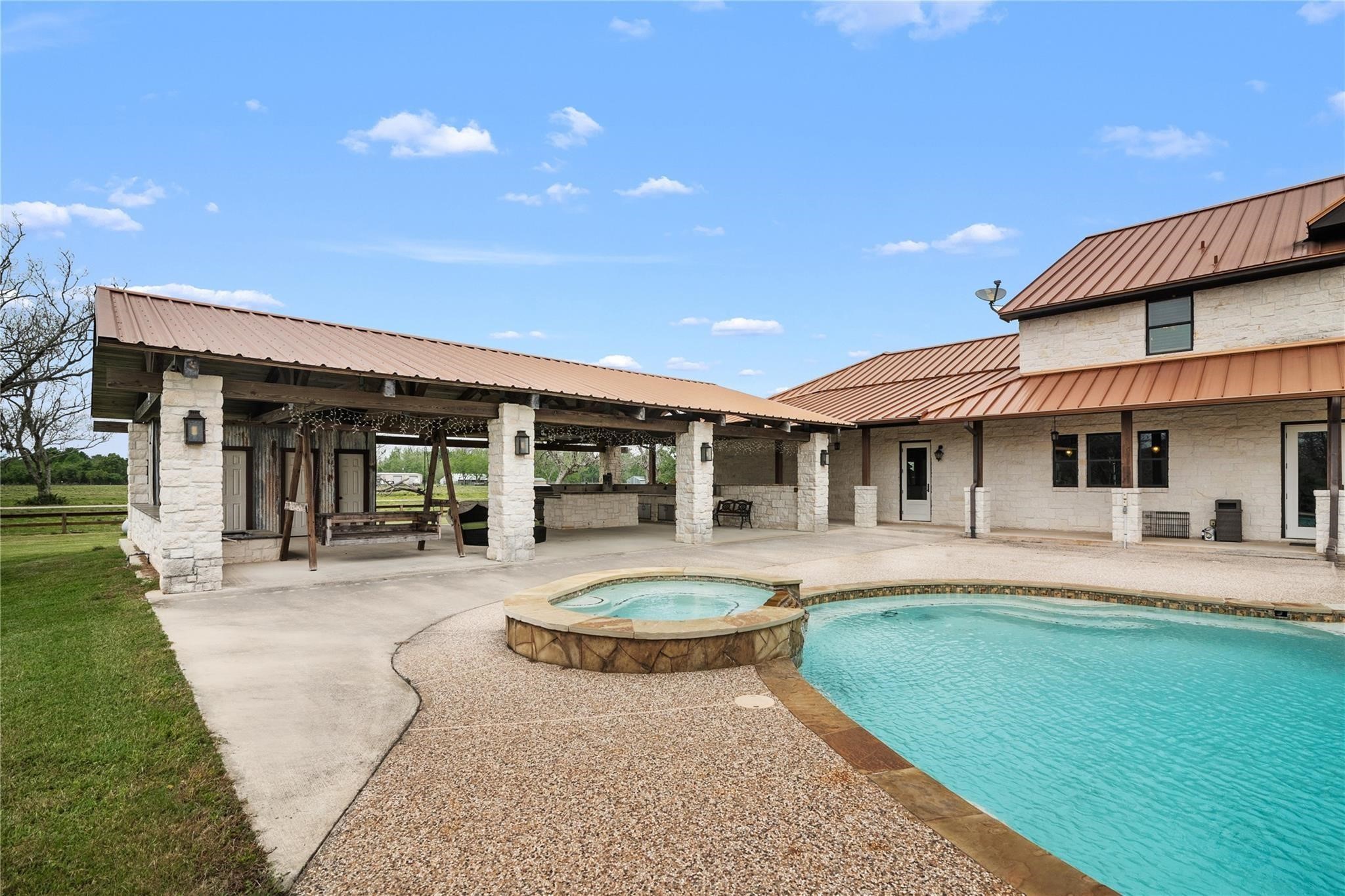 9474 E Fm 524 E Property Photo 31