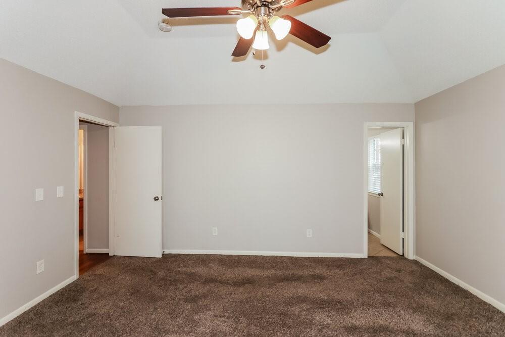5322 Windsong Trail Property Photo 11