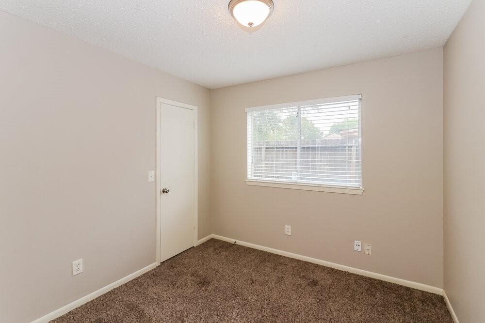 5322 Windsong Trail Property Photo 13