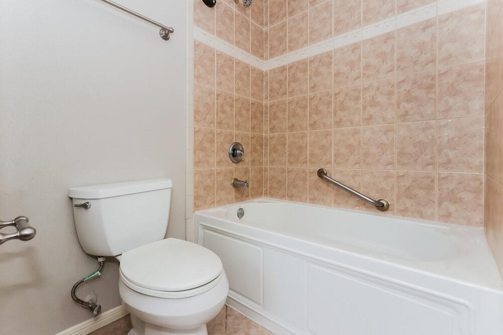 5322 Windsong Trail Property Photo 14