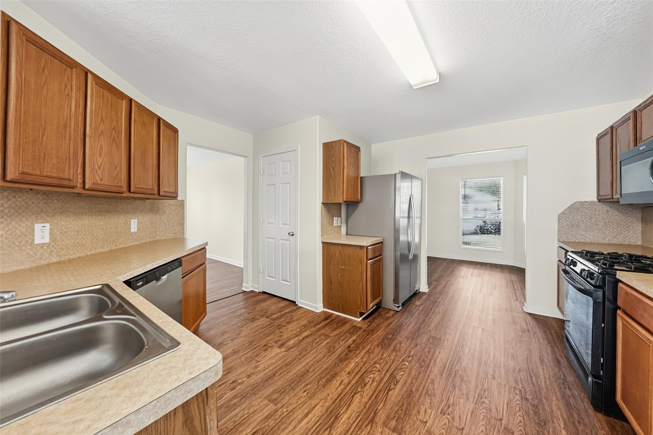 24319 Ayscough Lane Property Photo 2
