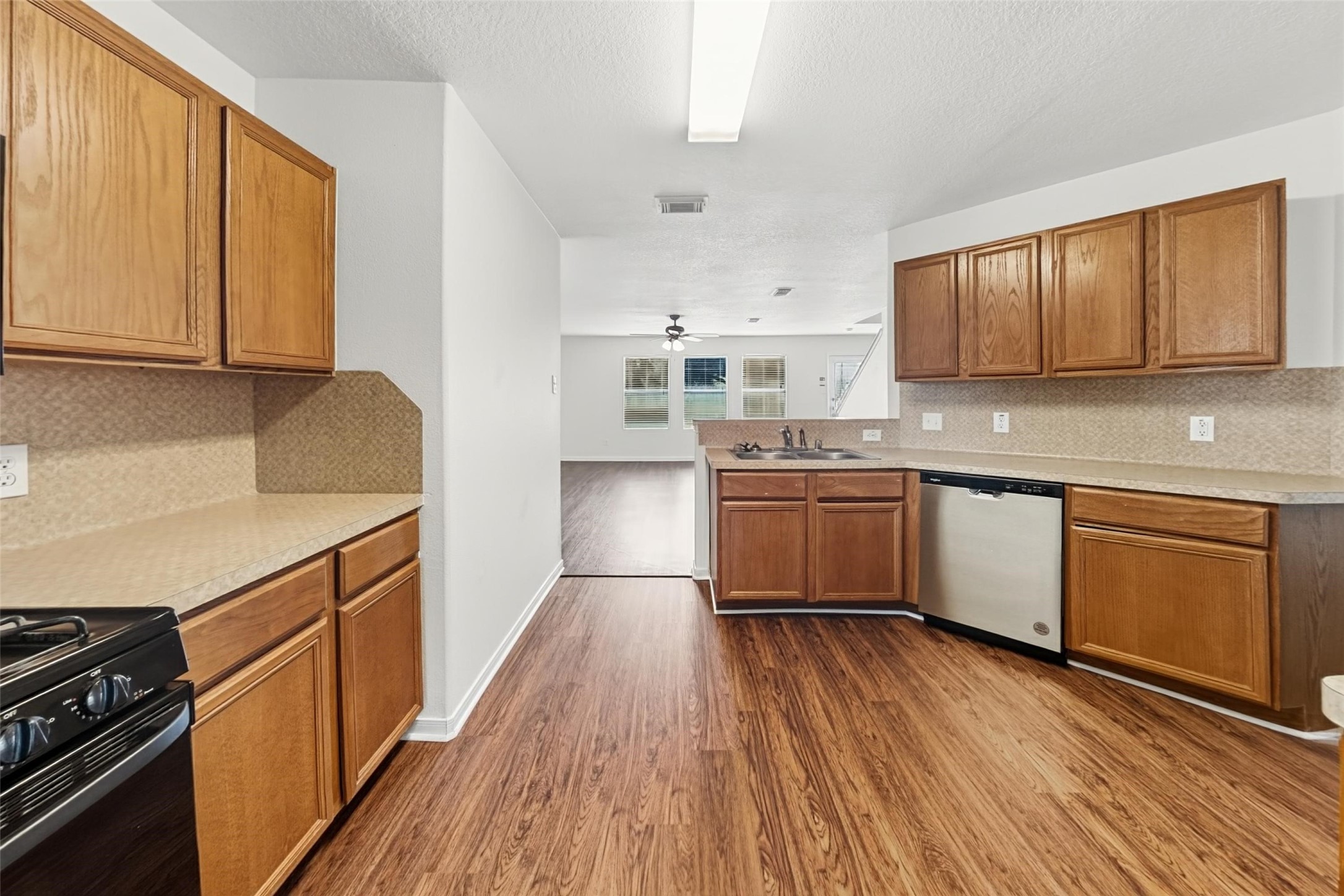 24319 Ayscough Lane Property Photo 3