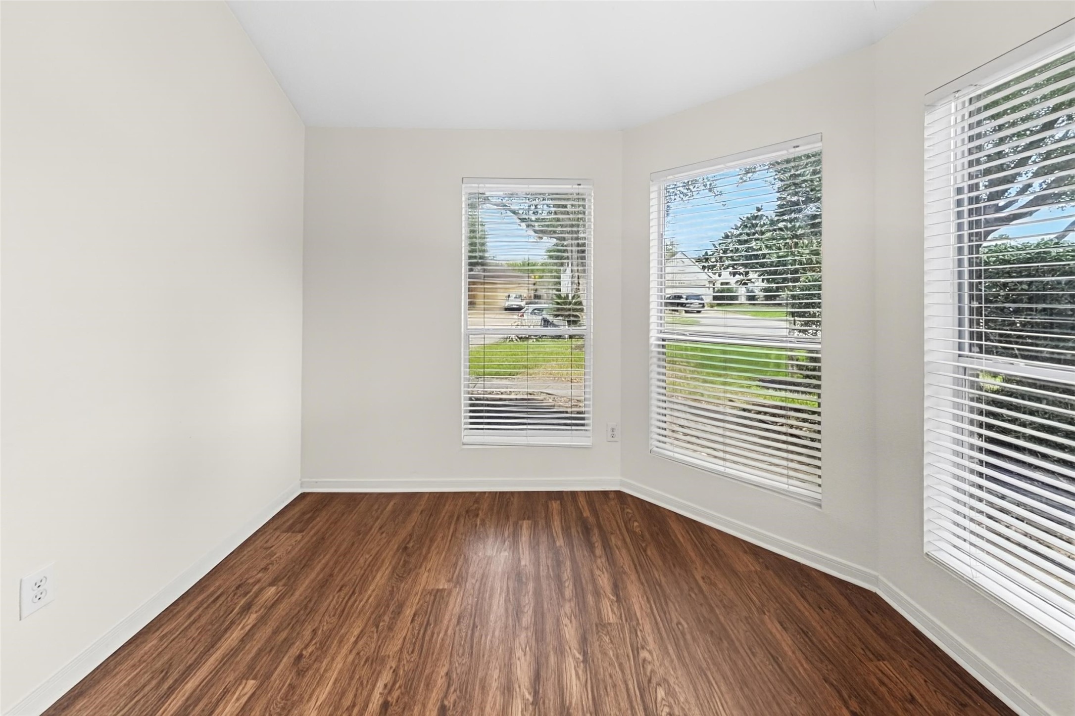 24319 Ayscough Lane Property Photo 4