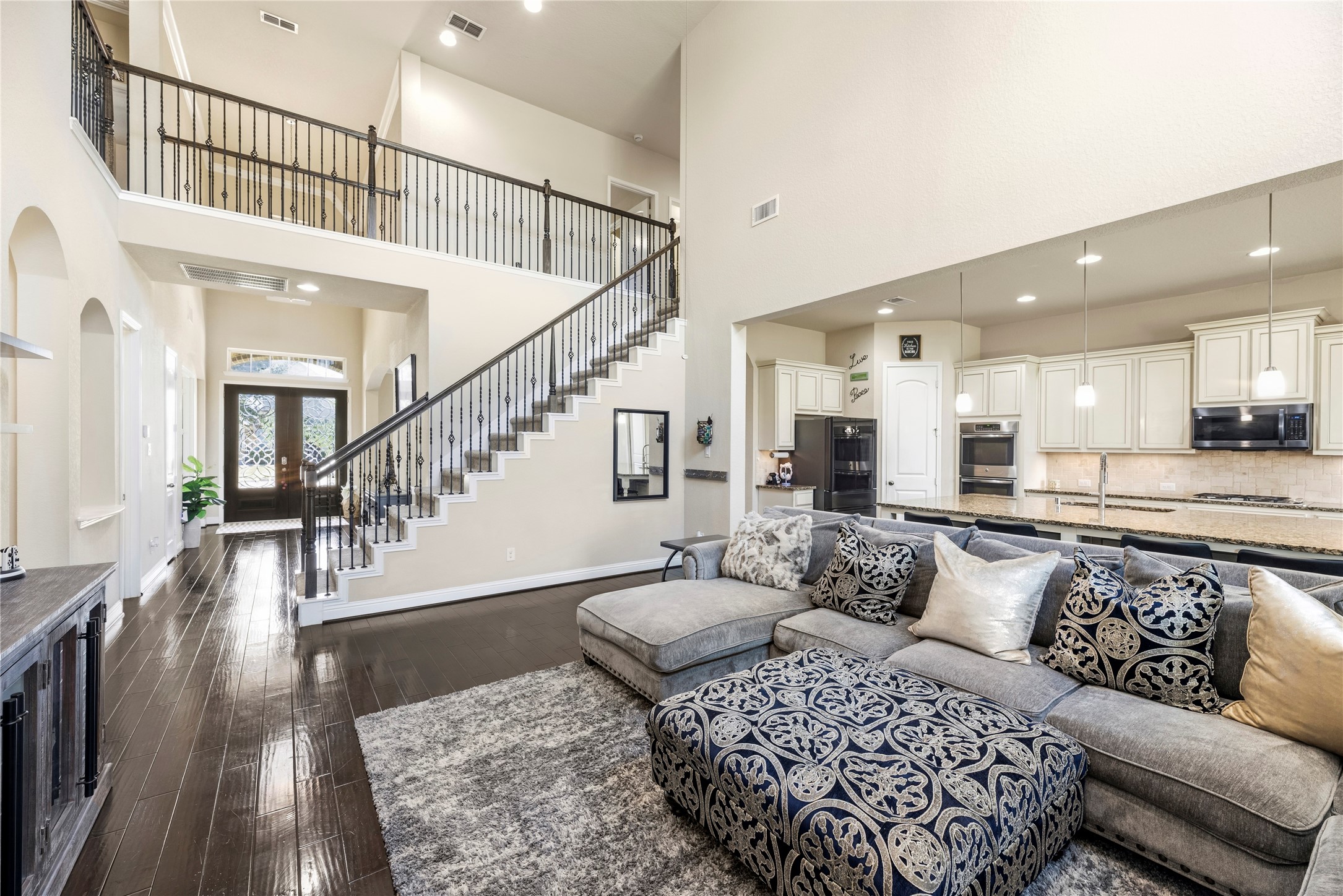 5806 Eden Crest Court Property Photo 10