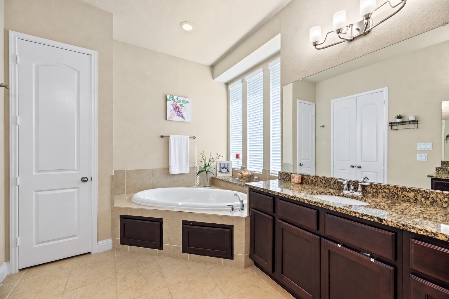 5806 Eden Crest Court Property Photo 16