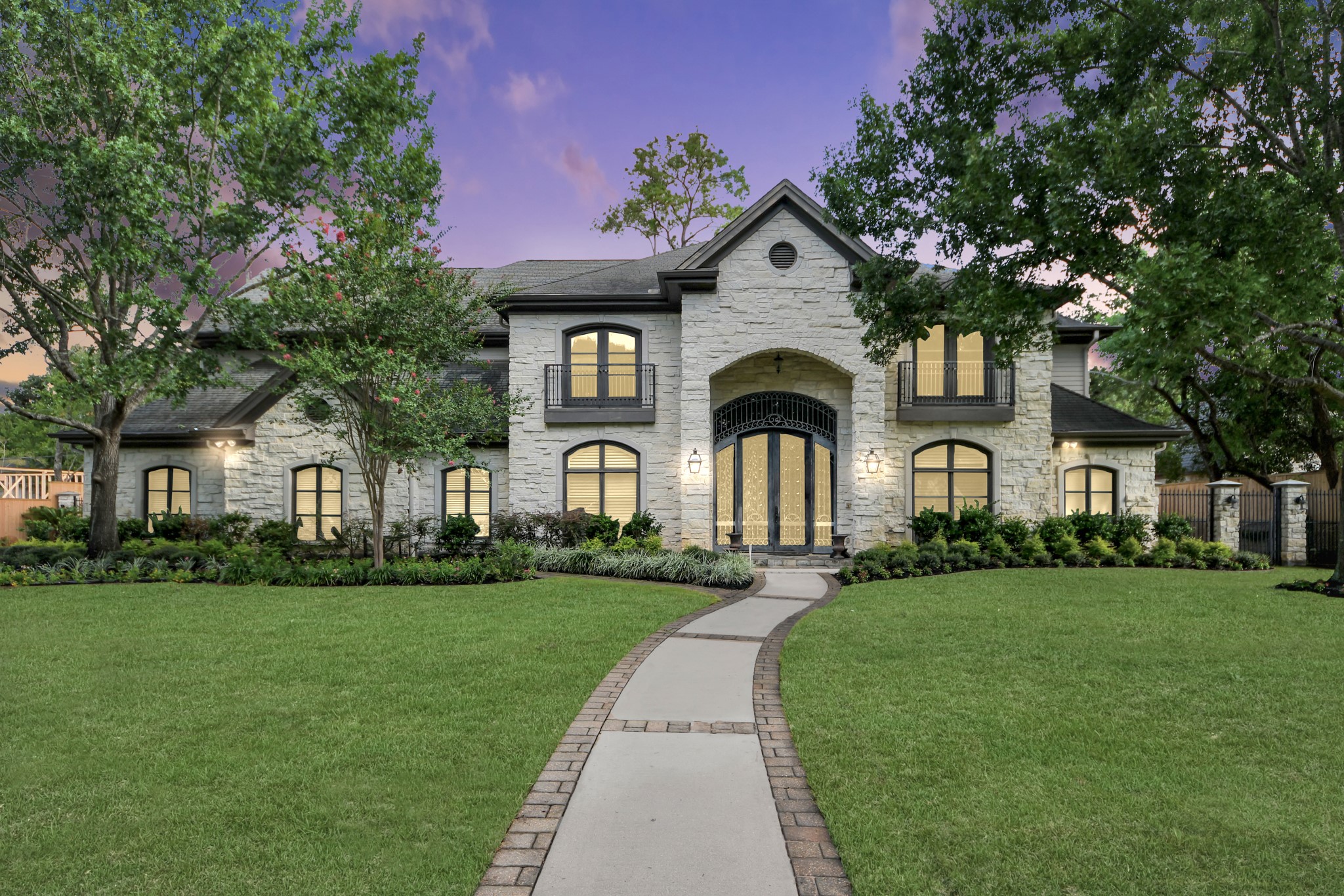 12018 Surrey Lane
