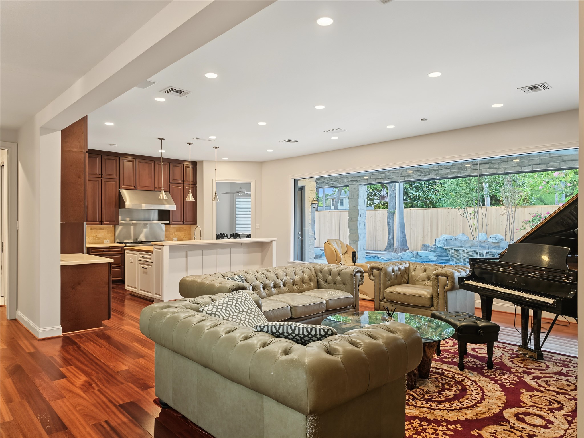 12018 Surrey Lane Property Photo 11