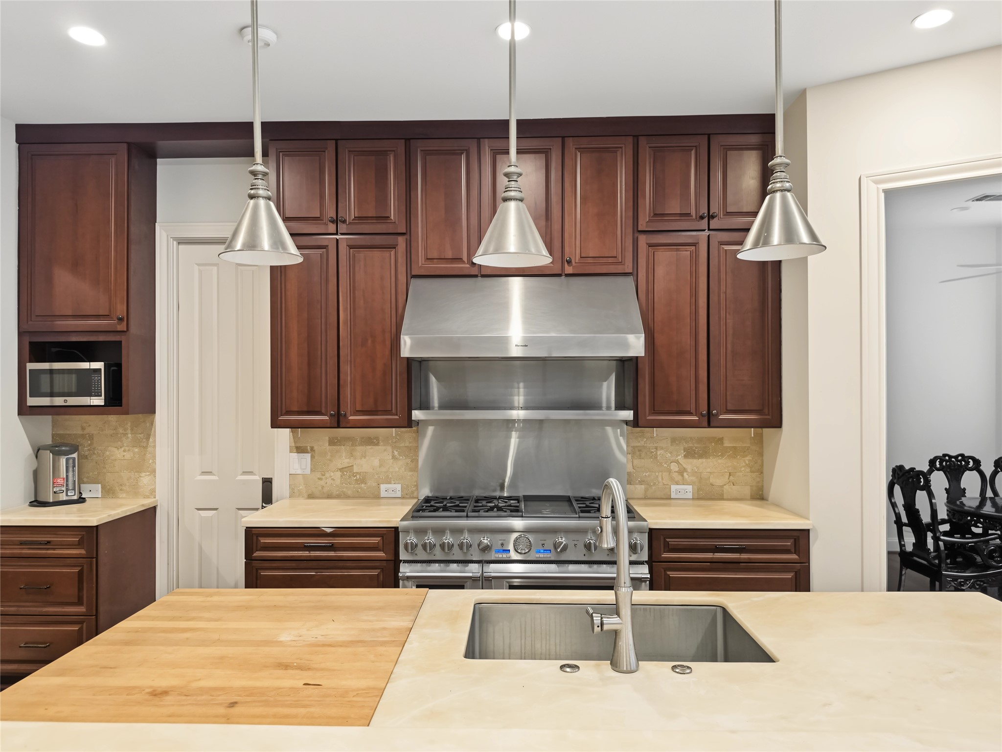 12018 Surrey Lane Property Photo 15