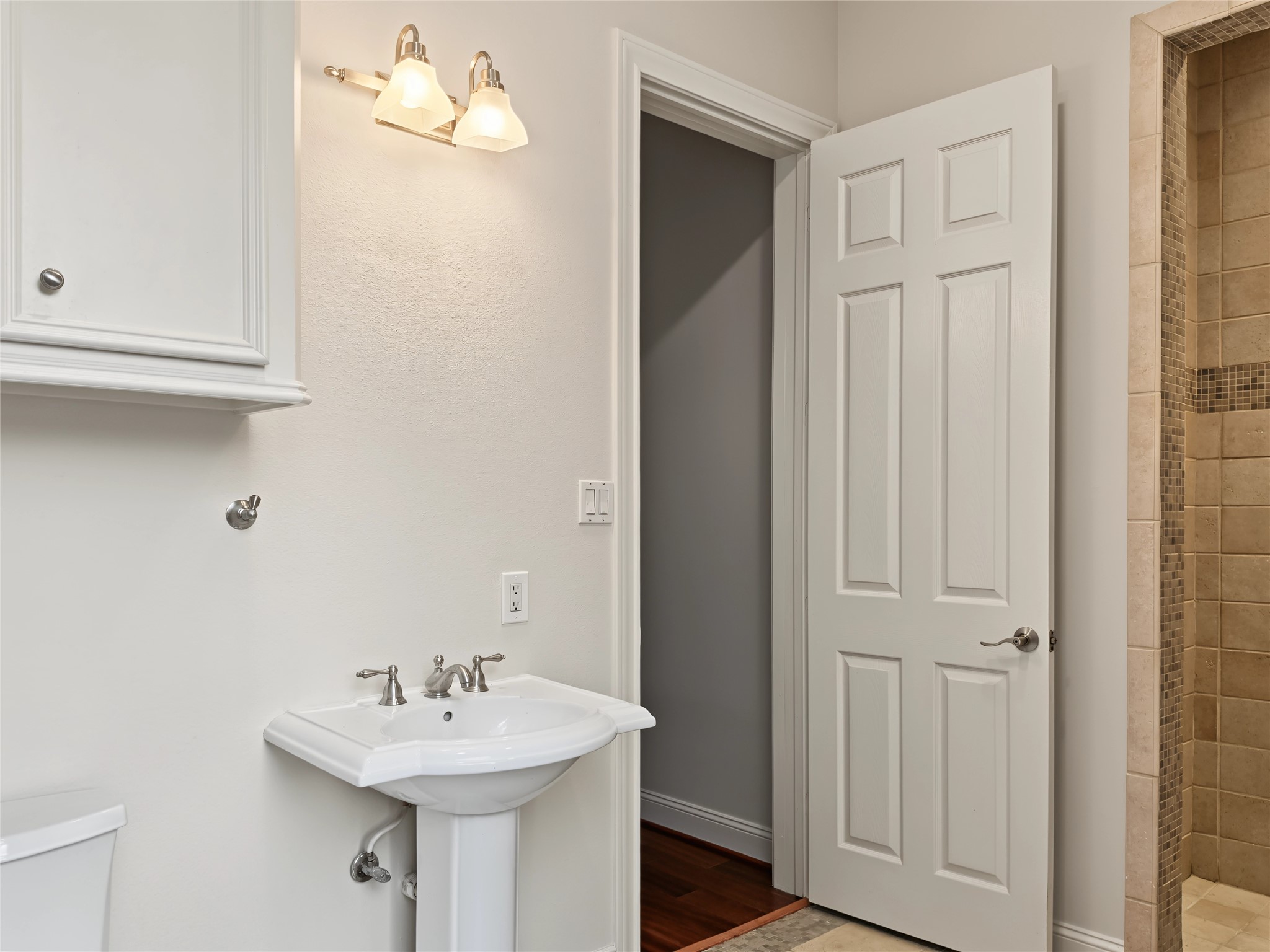 12018 Surrey Lane Property Photo 20