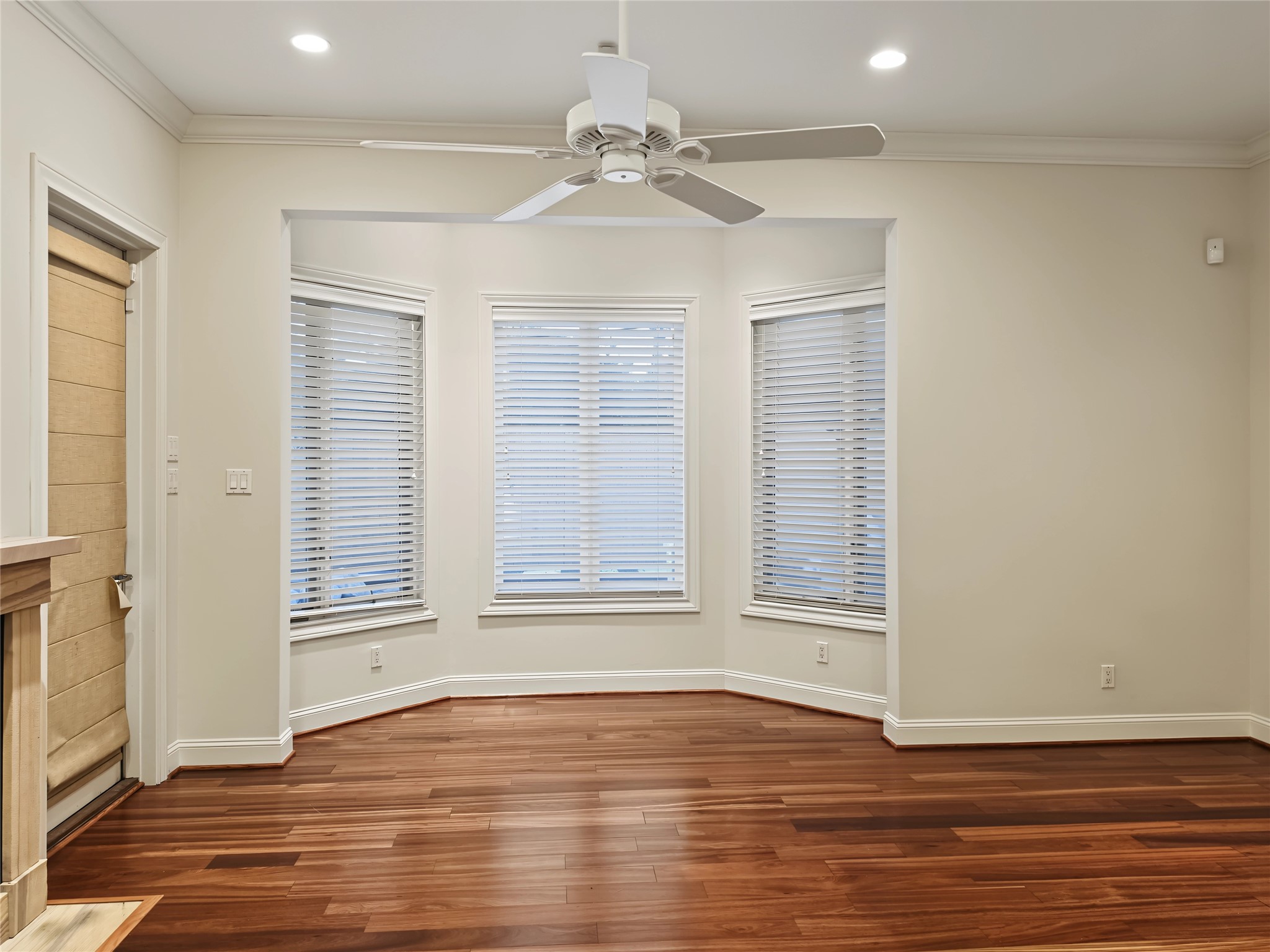 12018 Surrey Lane Property Photo 22