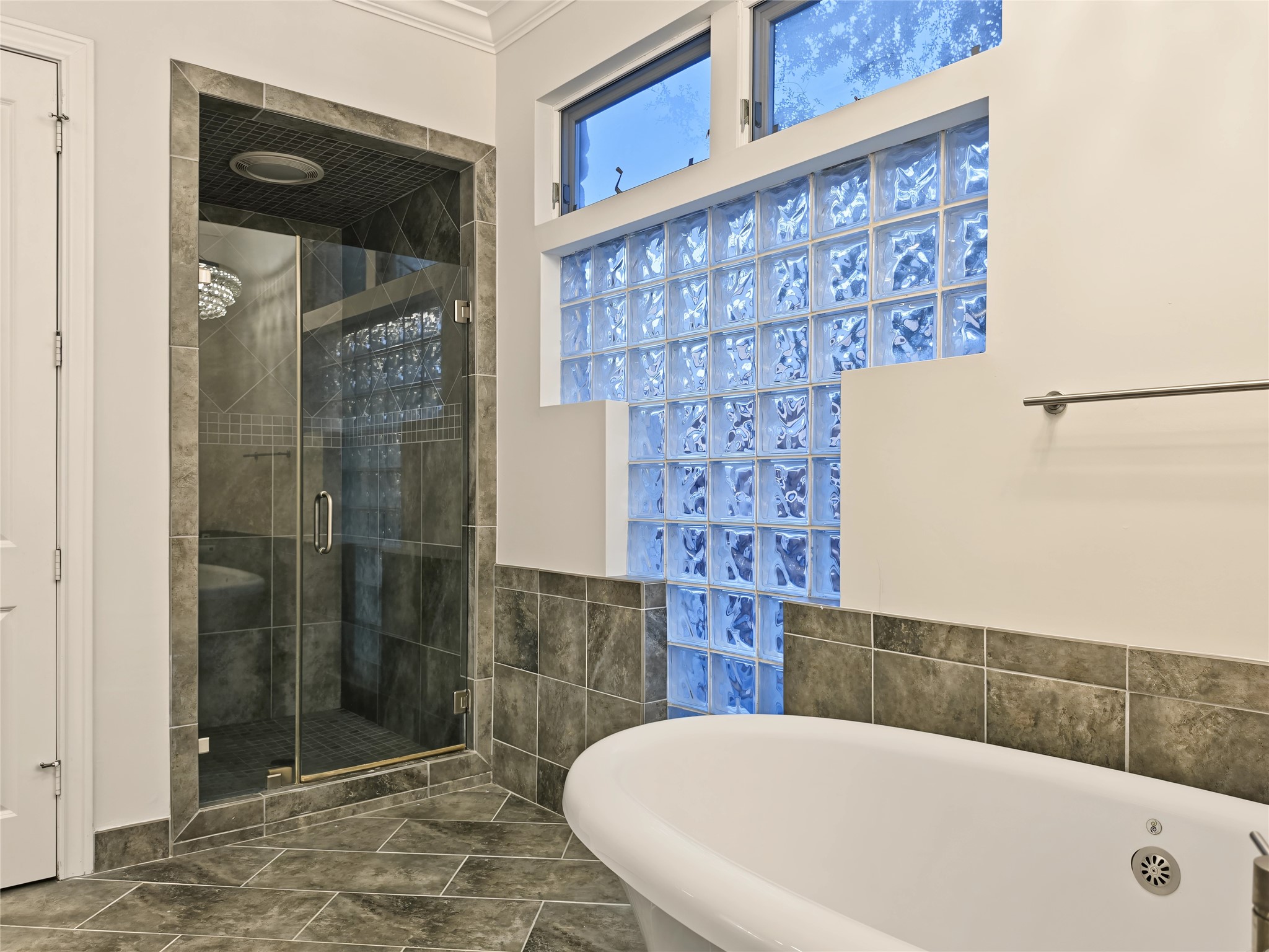 12018 Surrey Lane Property Photo 26