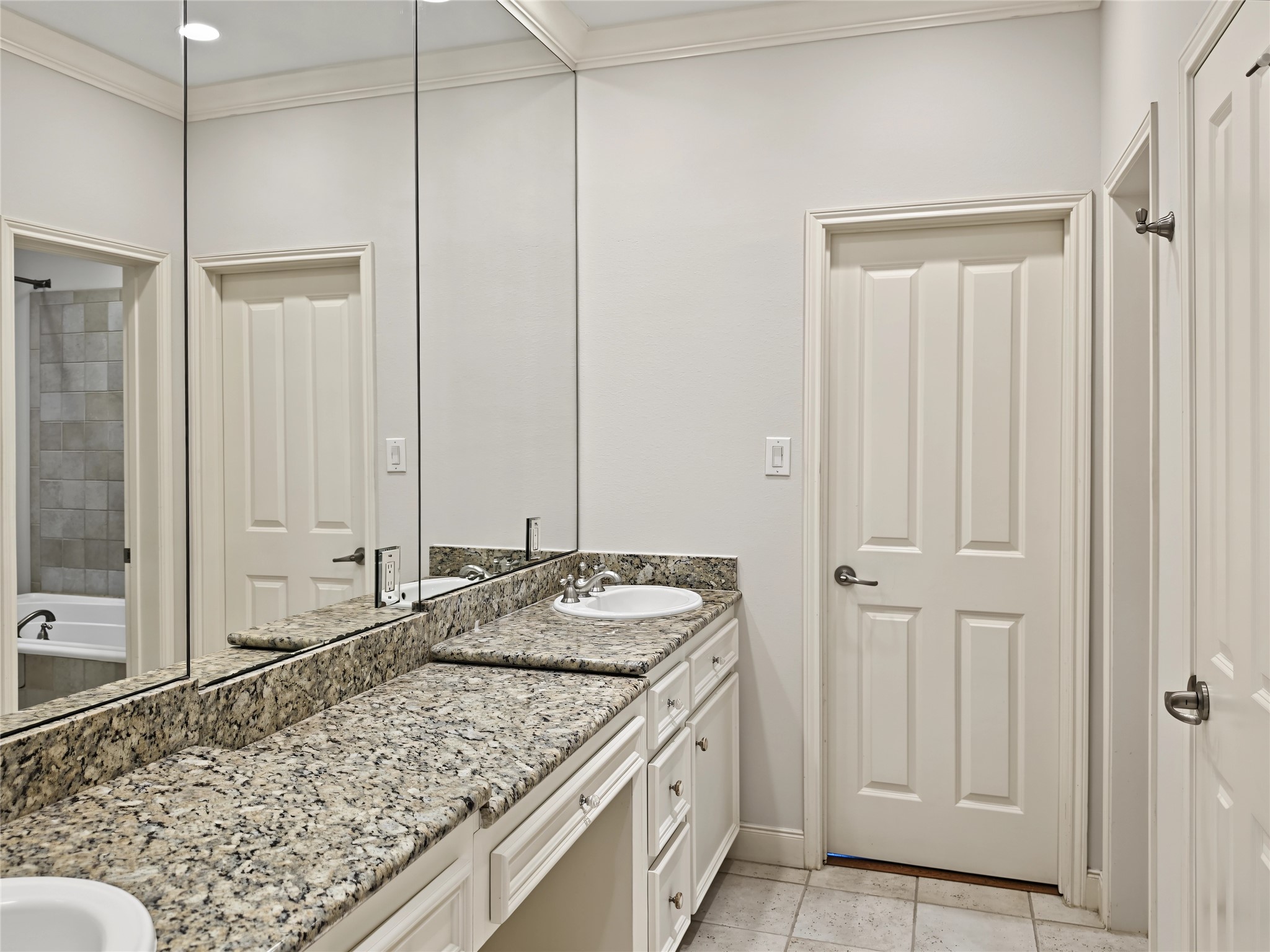 12018 Surrey Lane Property Photo 35